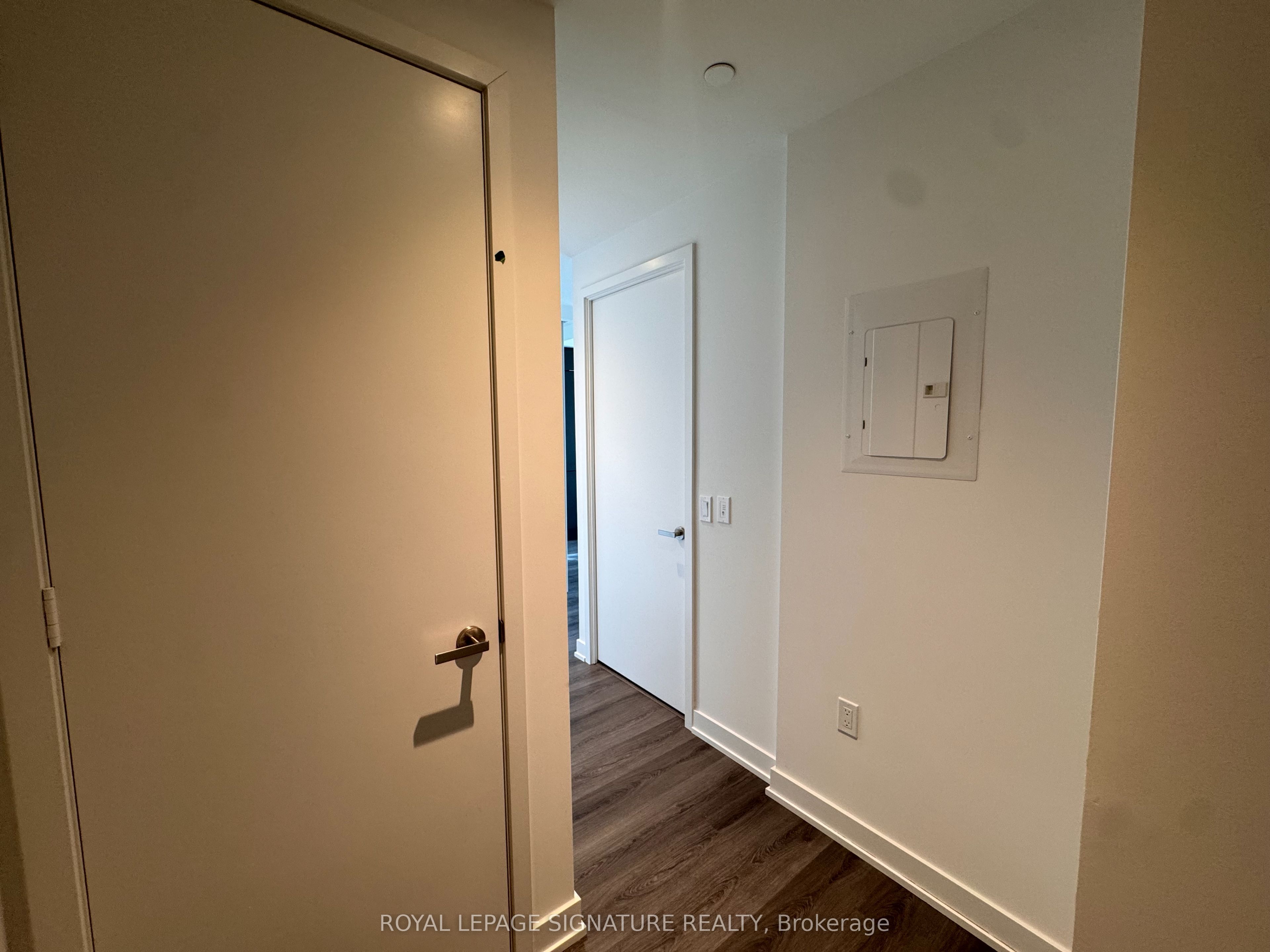 448 Burnhamthorpe Road W 4601 Property Photo 12