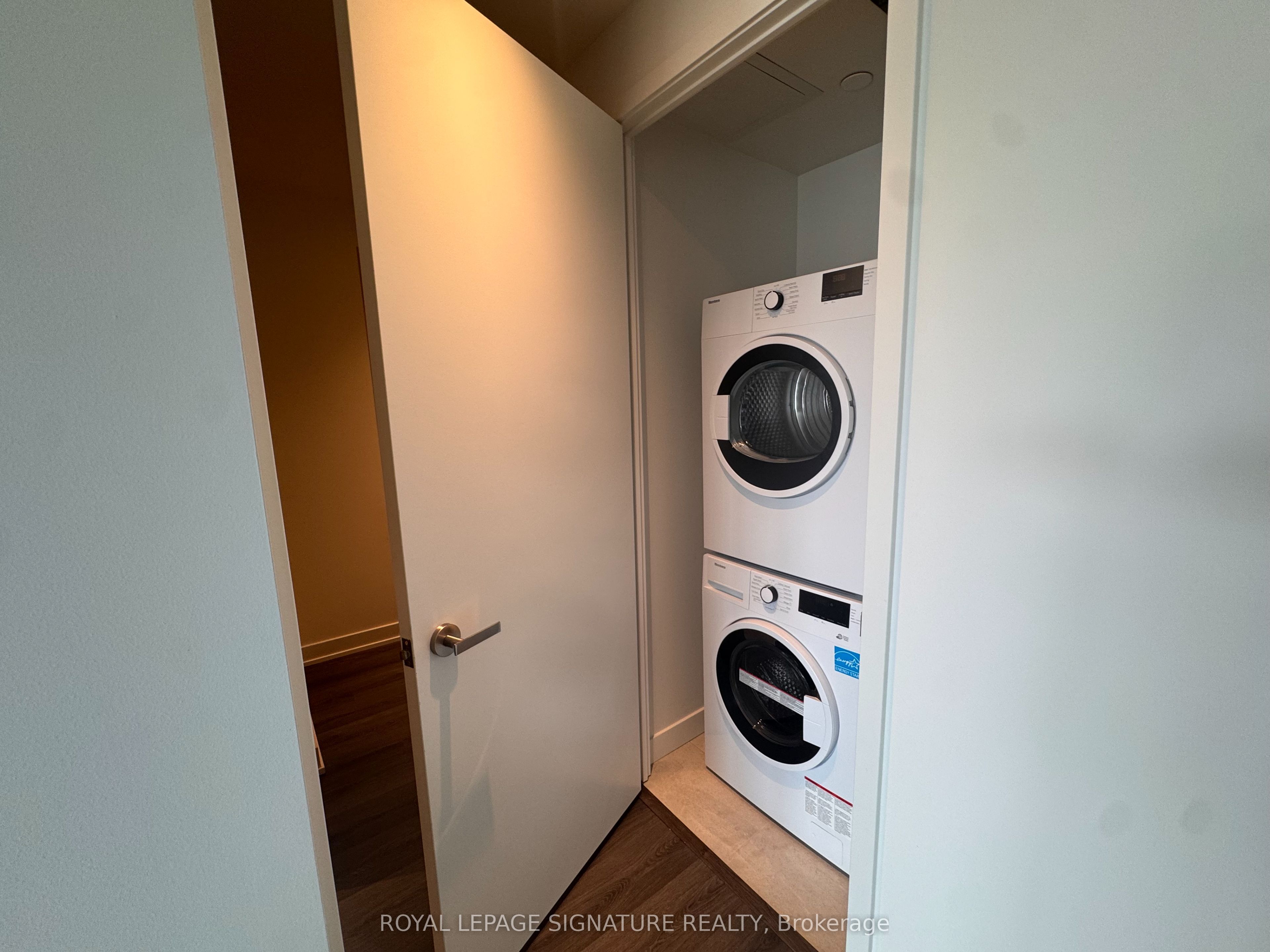 448 Burnhamthorpe Road W 4601 Property Photo 13