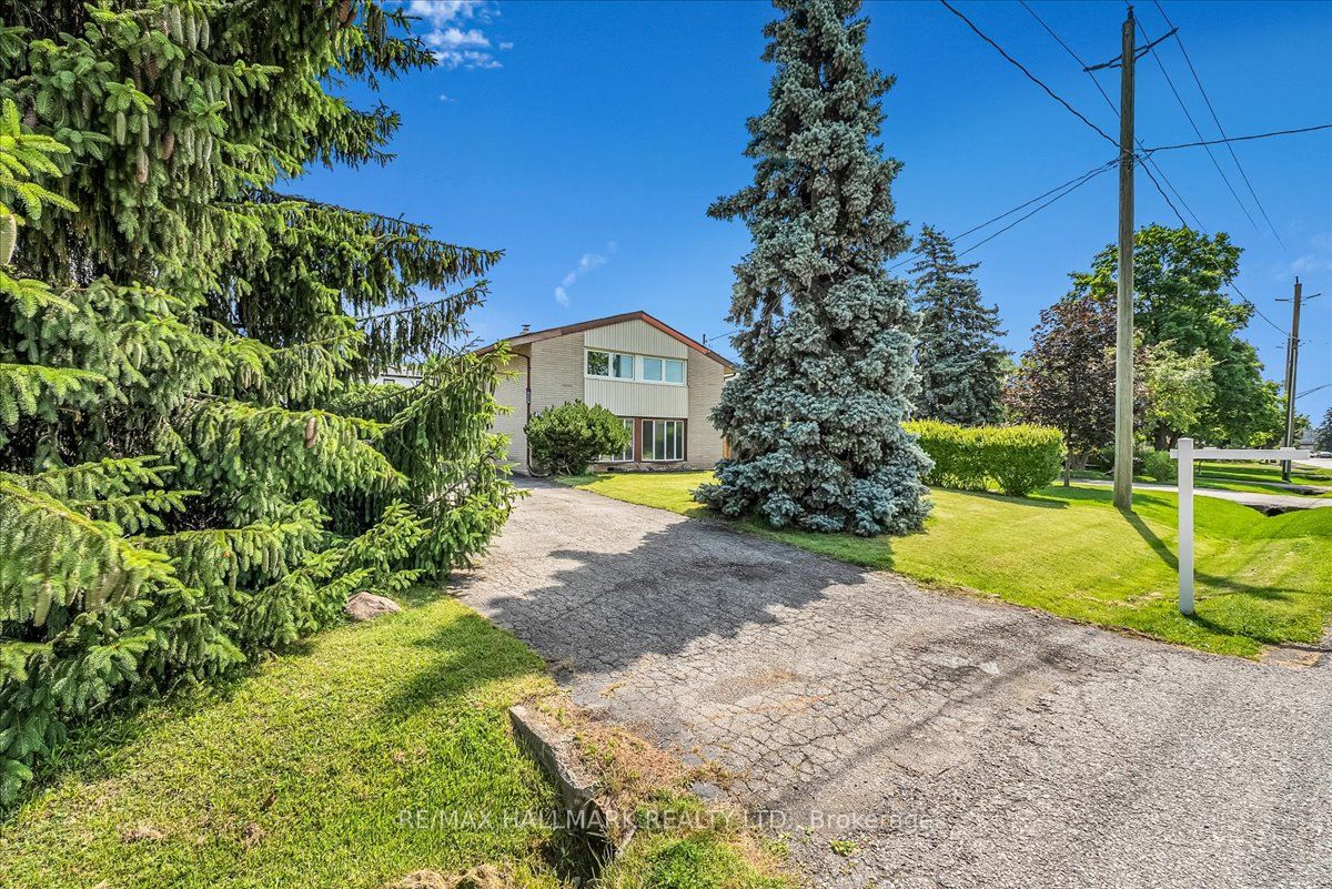 433 Seabourne Drive Property Photo 2