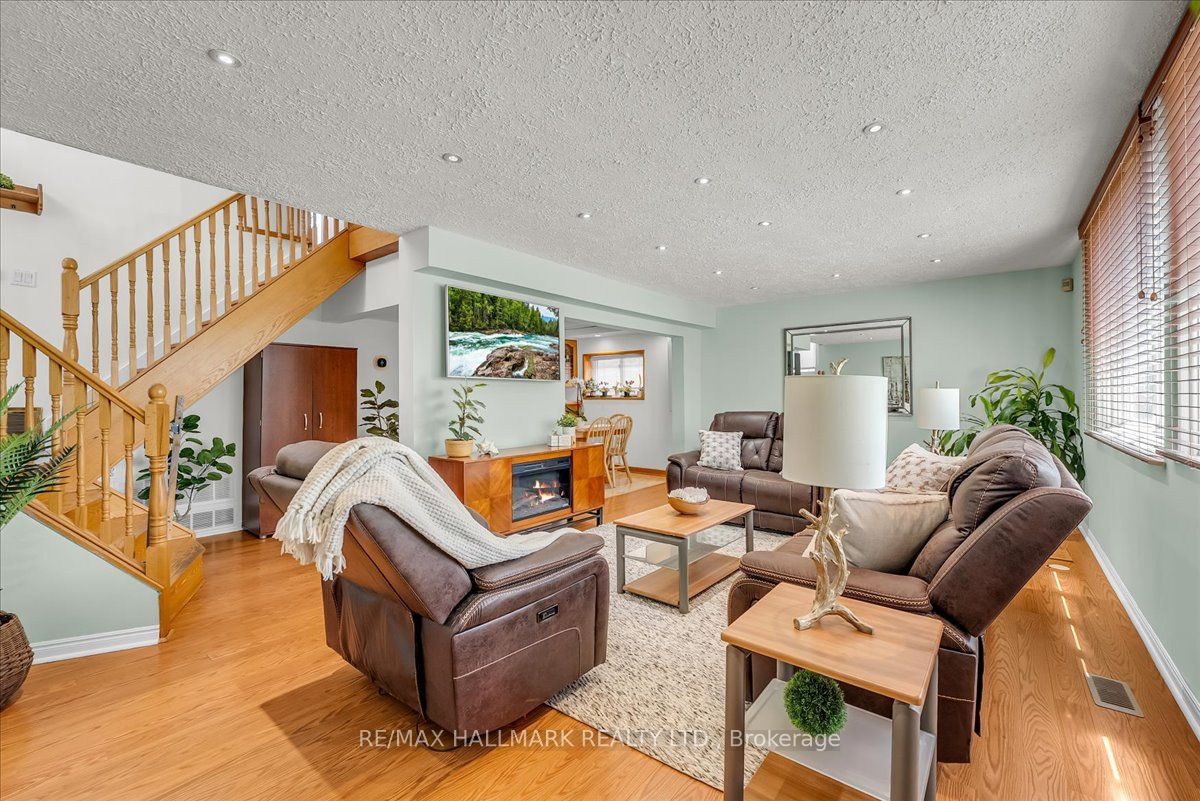 433 Seabourne Drive Property Photo 4