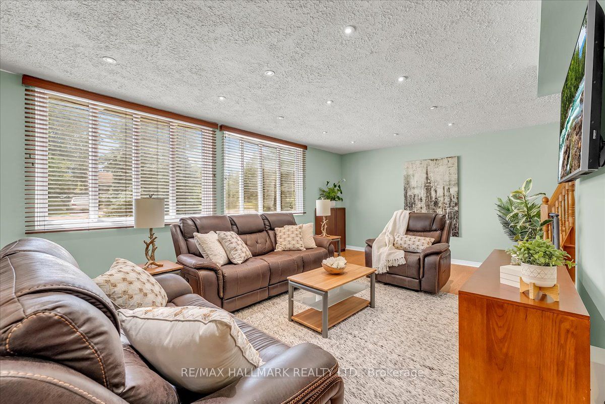 433 Seabourne Drive Property Photo 6
