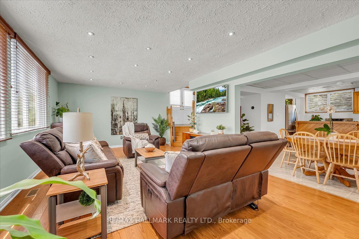 433 Seabourne Drive Property Photo 7