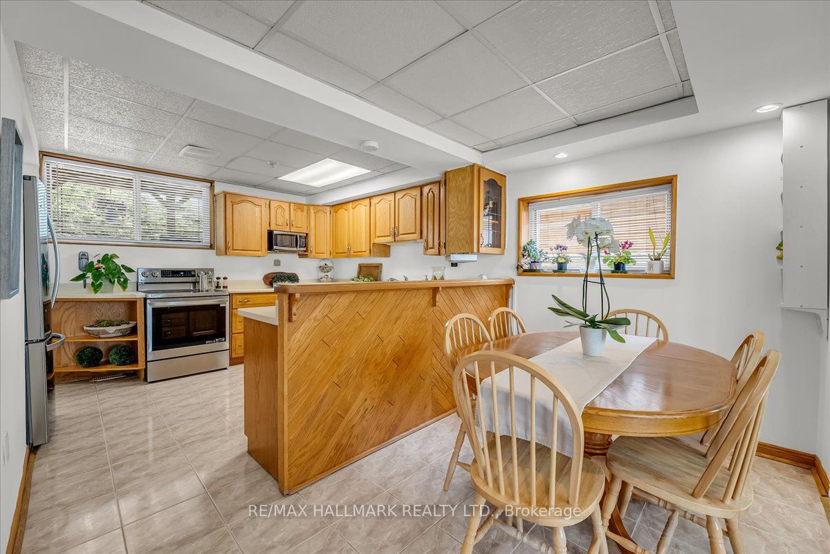 433 Seabourne Drive Property Photo 8