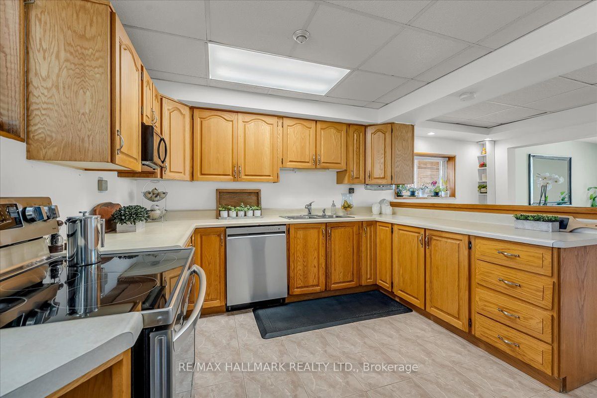 433 Seabourne Drive Property Photo 11