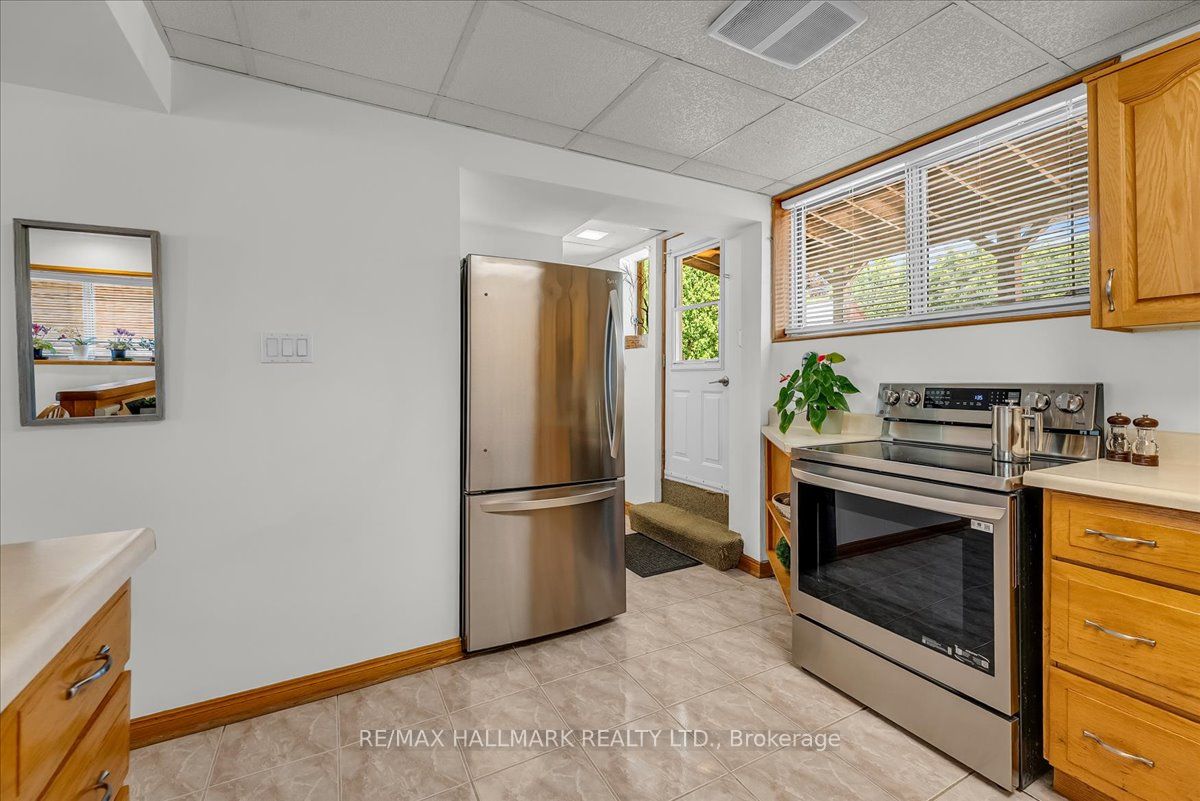 433 Seabourne Drive Property Photo 12