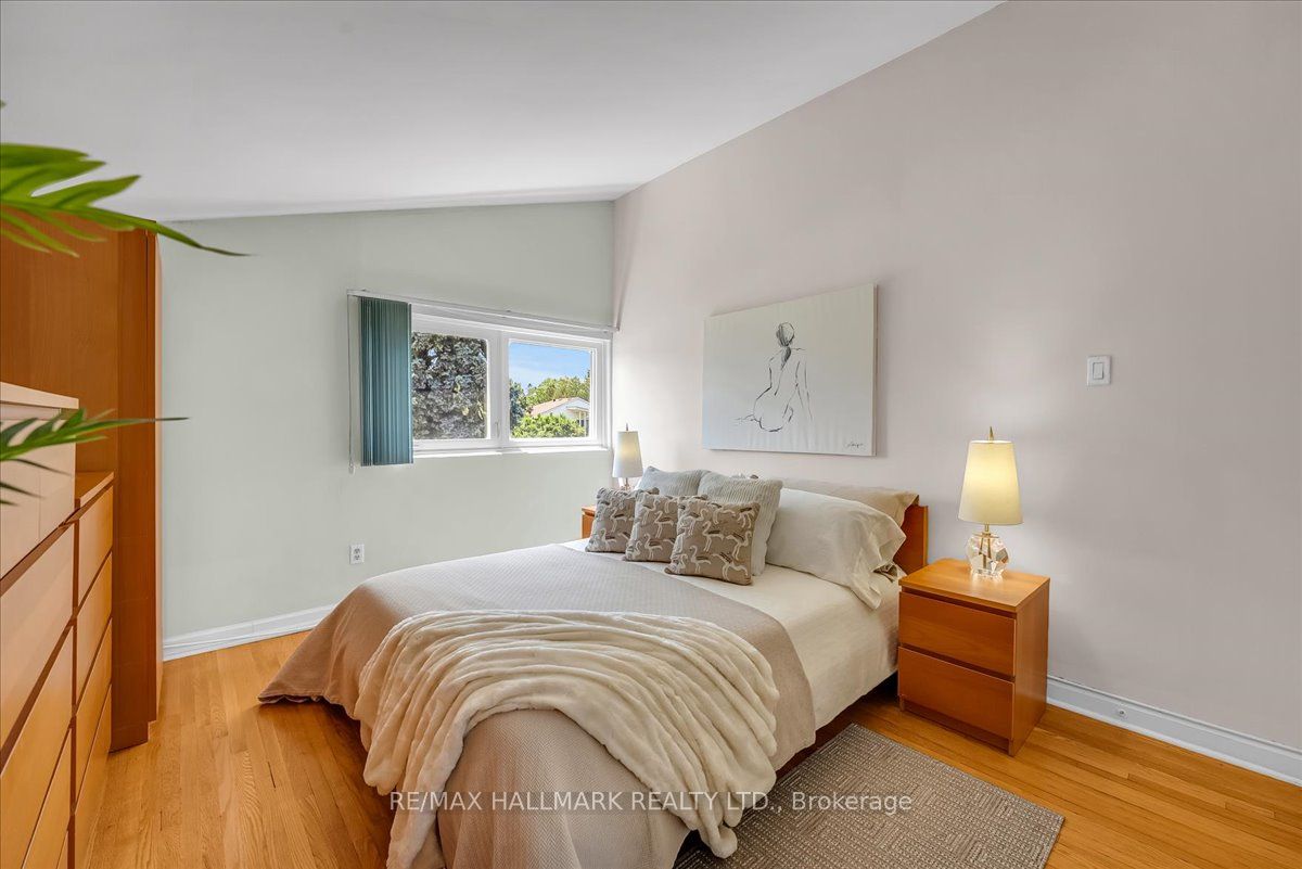 433 Seabourne Drive Property Photo 16
