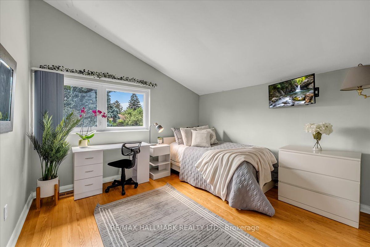 433 Seabourne Drive Property Photo 17