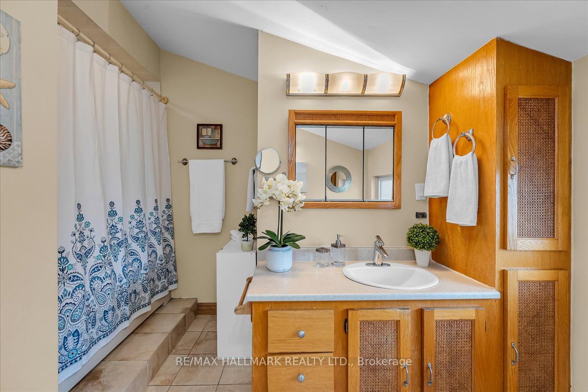 433 Seabourne Drive Property Photo 23