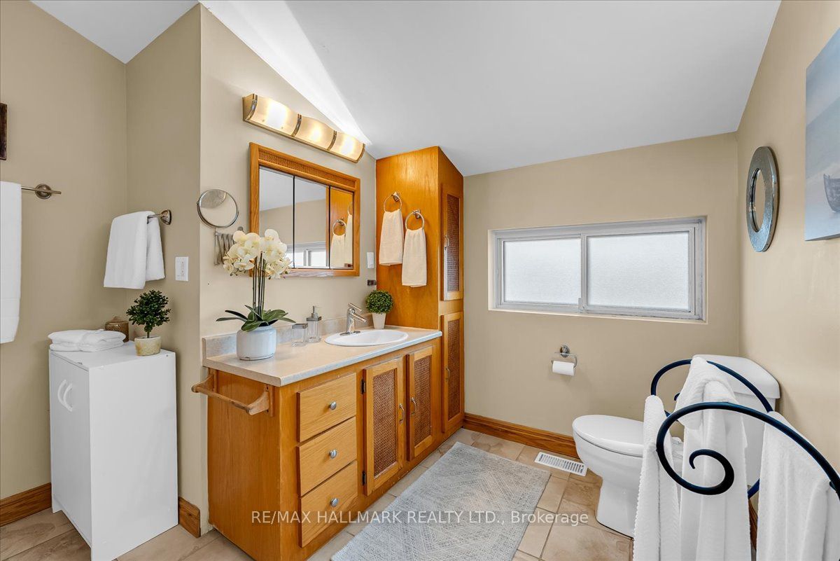 433 Seabourne Drive Property Photo 24