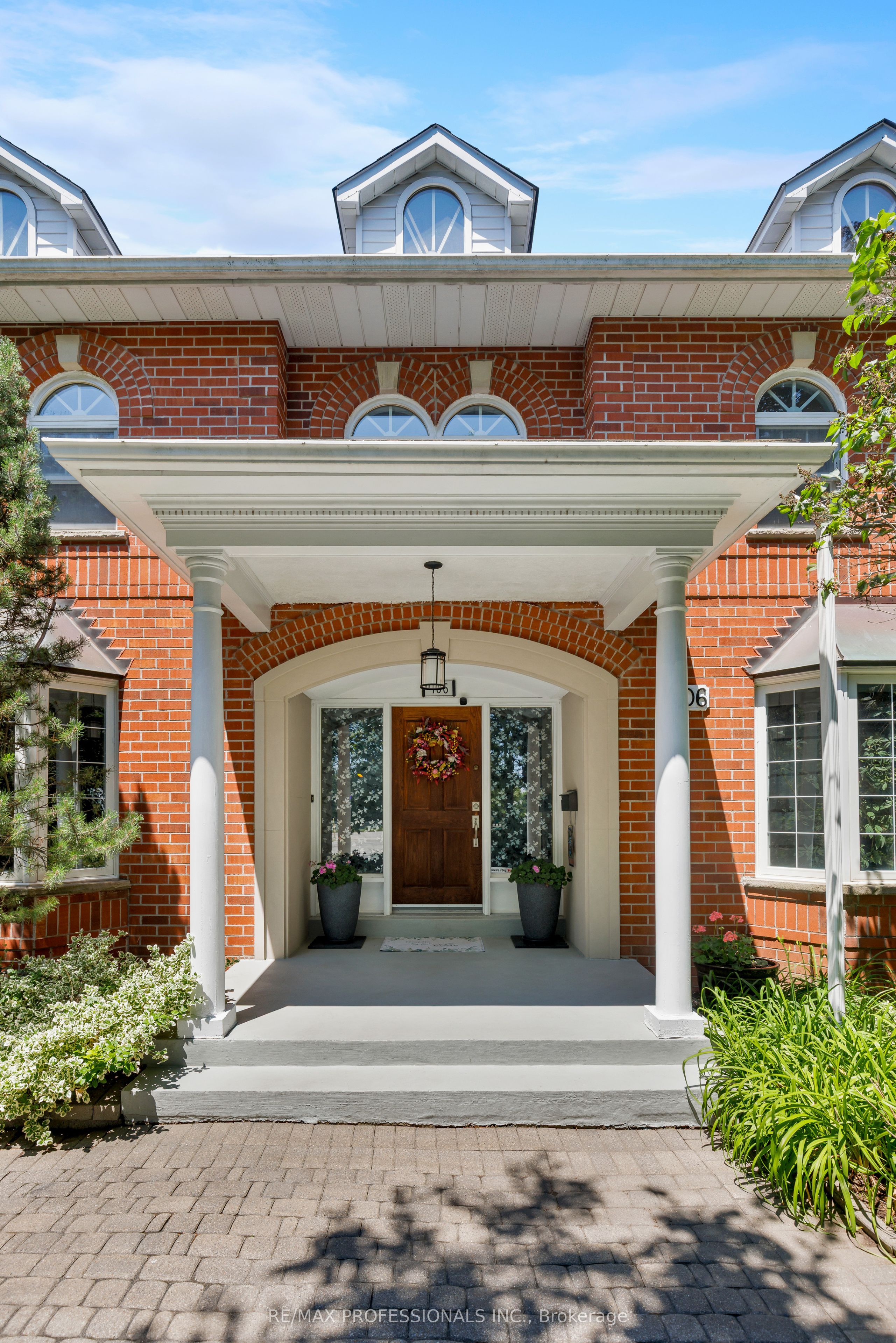 106 Rathburn Road Property Photo 6