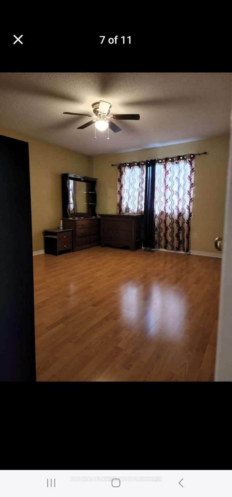 1 Dutch Crescent N Property Photo 4