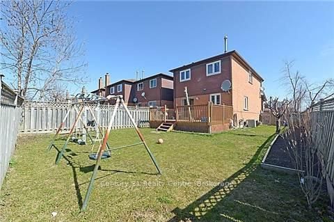 1 Dutch Crescent N Property Photo 11
