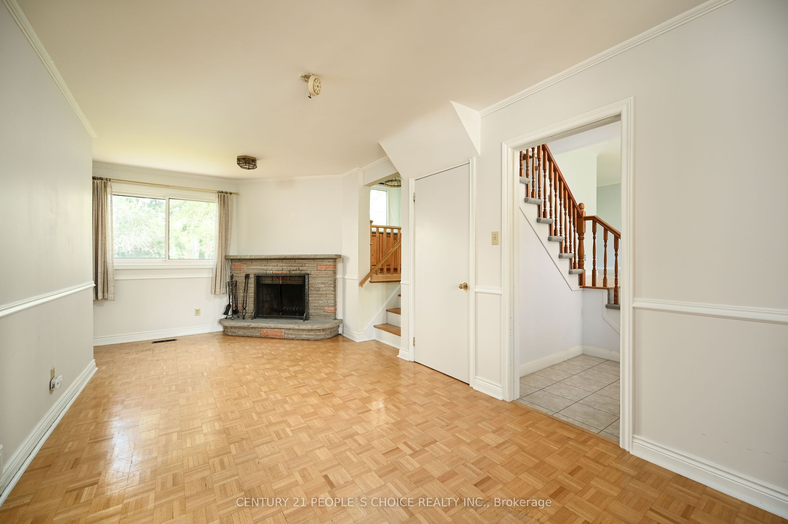 2132 Hixon Street Property Photo 5