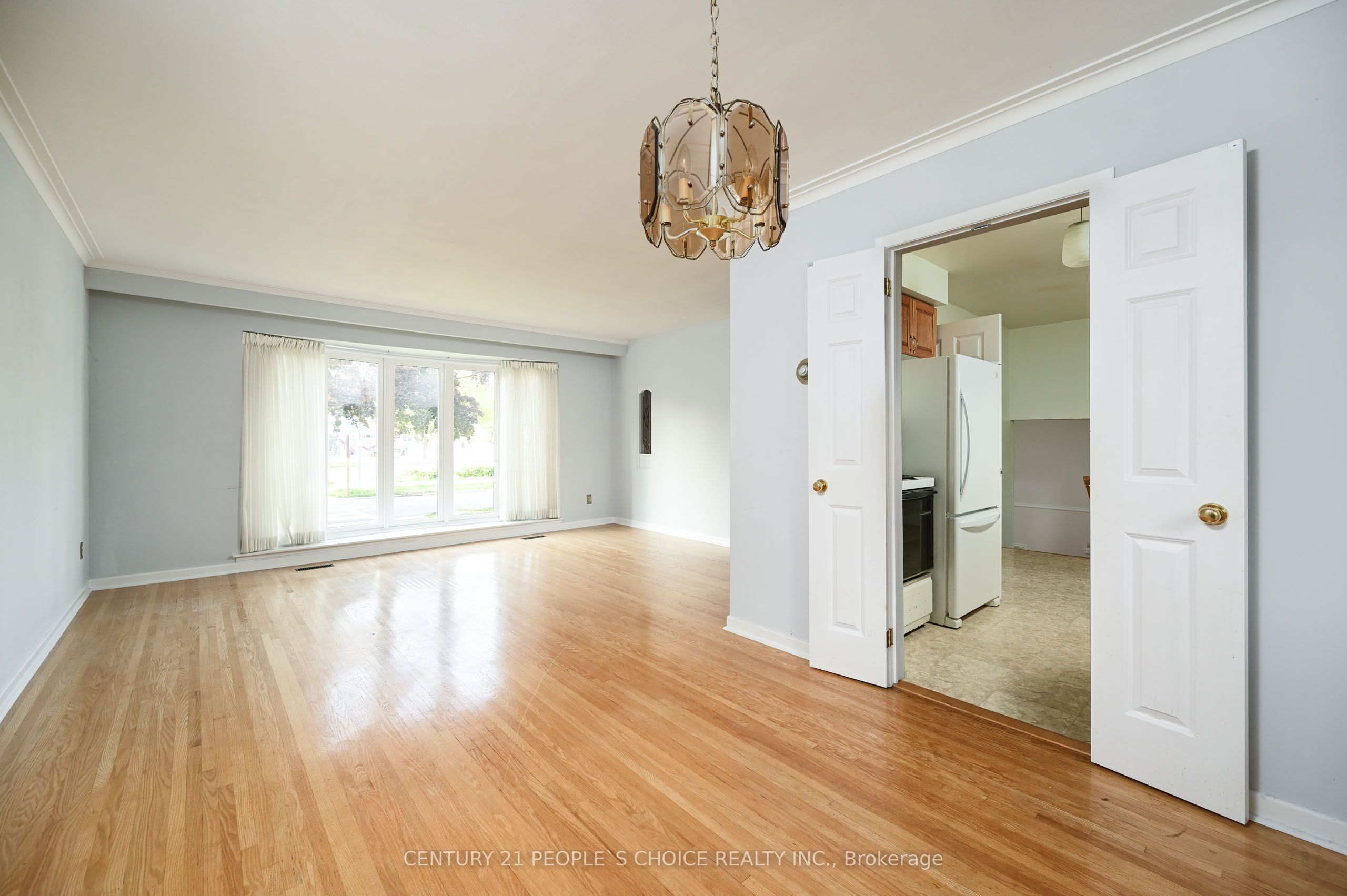 2132 Hixon Street Property Photo 10