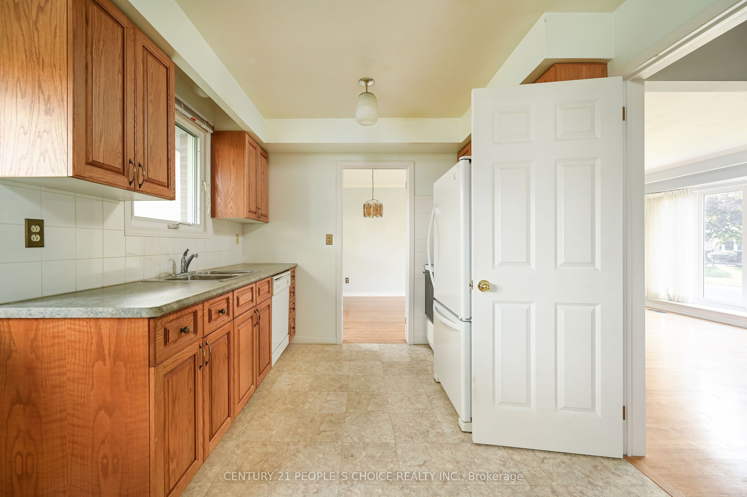2132 Hixon Street Property Photo 11