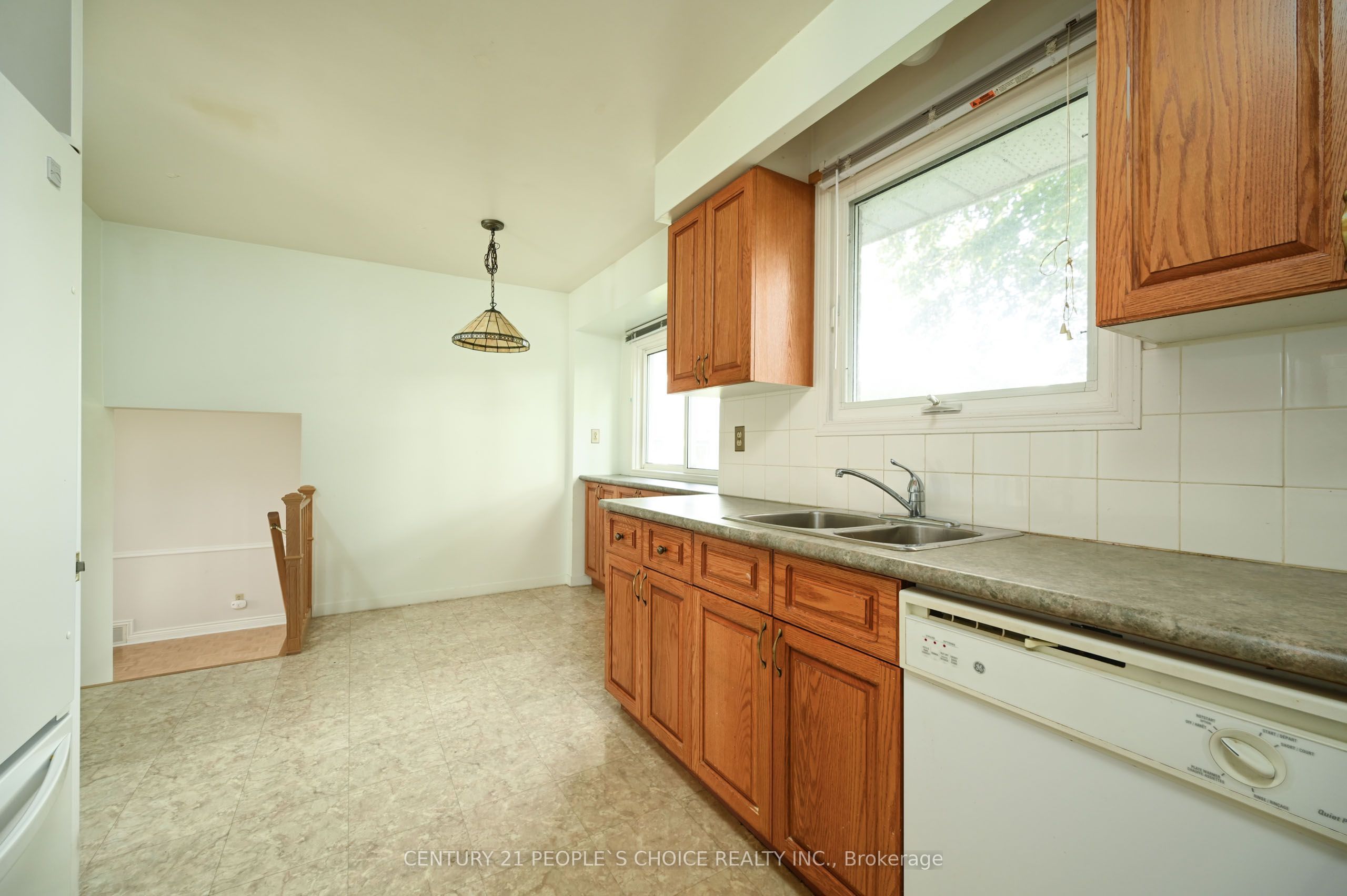 2132 Hixon Street Property Photo 12