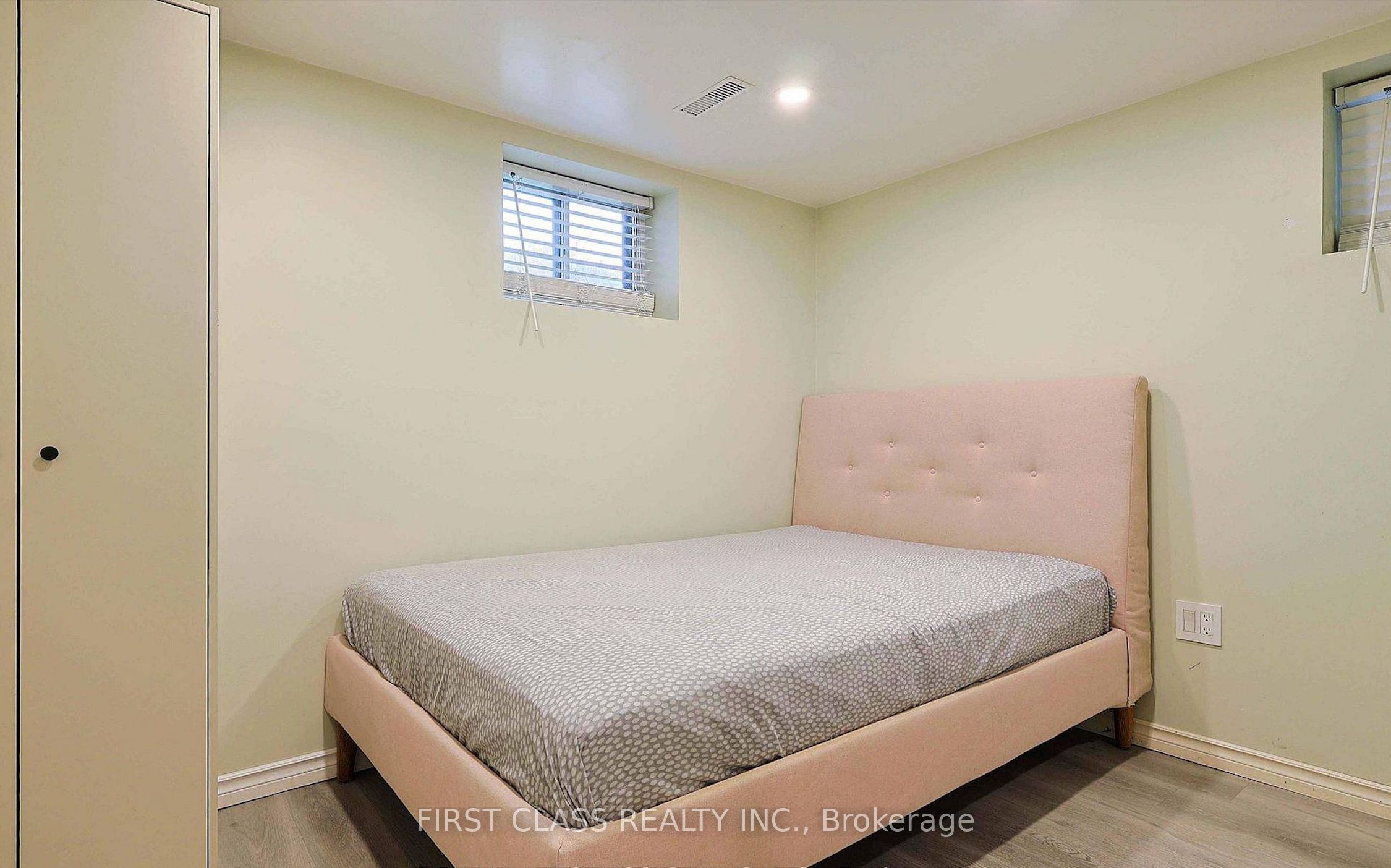 76 Macdonald Street Lower Property Photo 3
