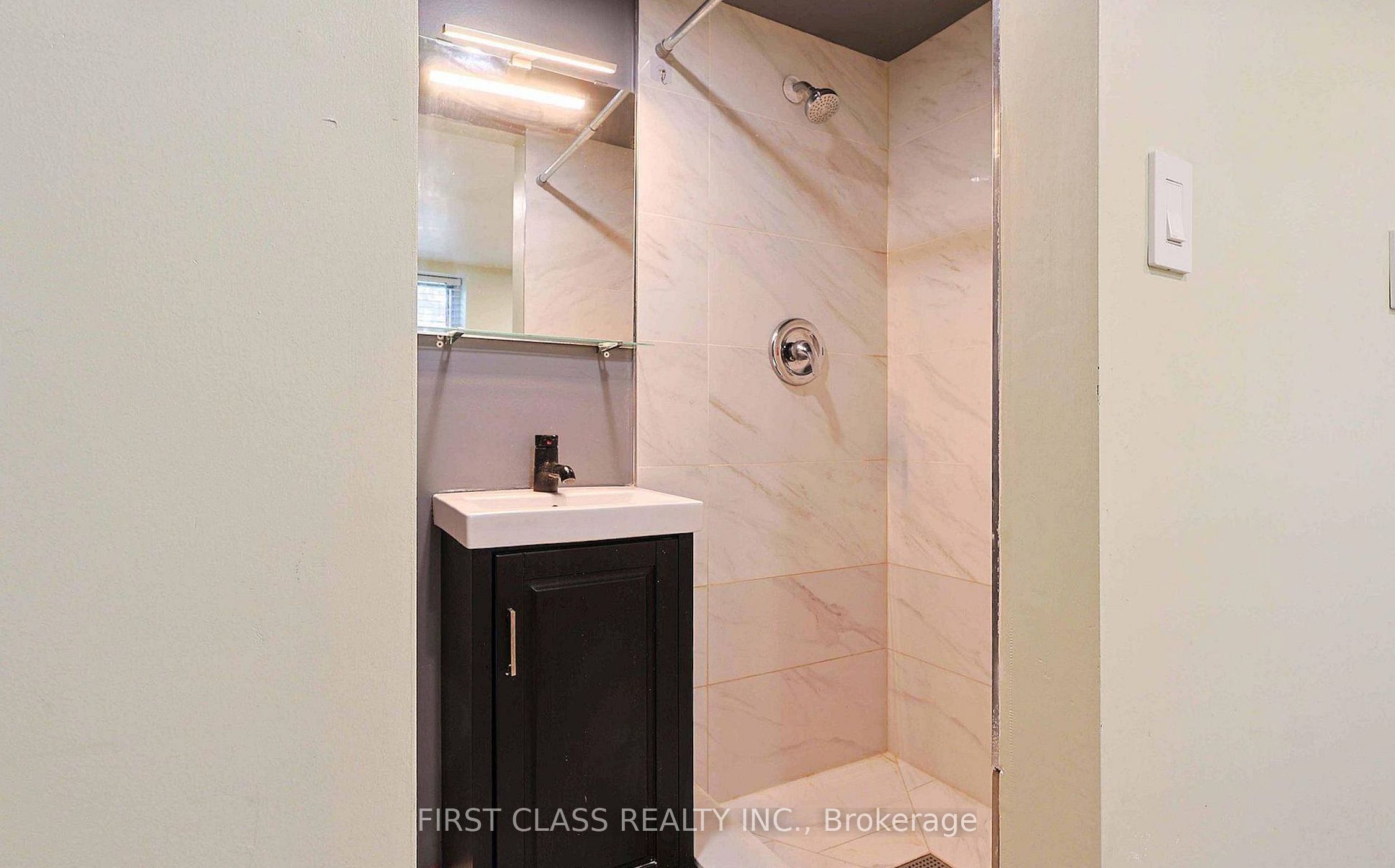 76 Macdonald Street Lower Property Photo 4