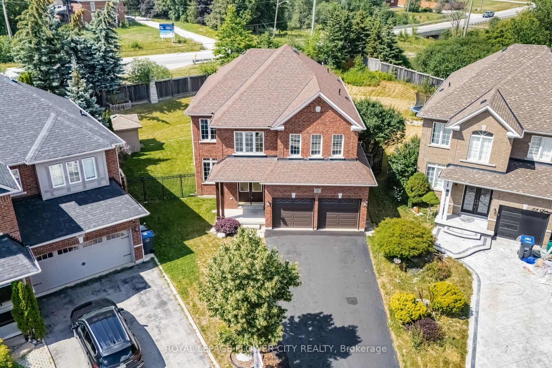 56 Laurentide Crescent Property Photo 3