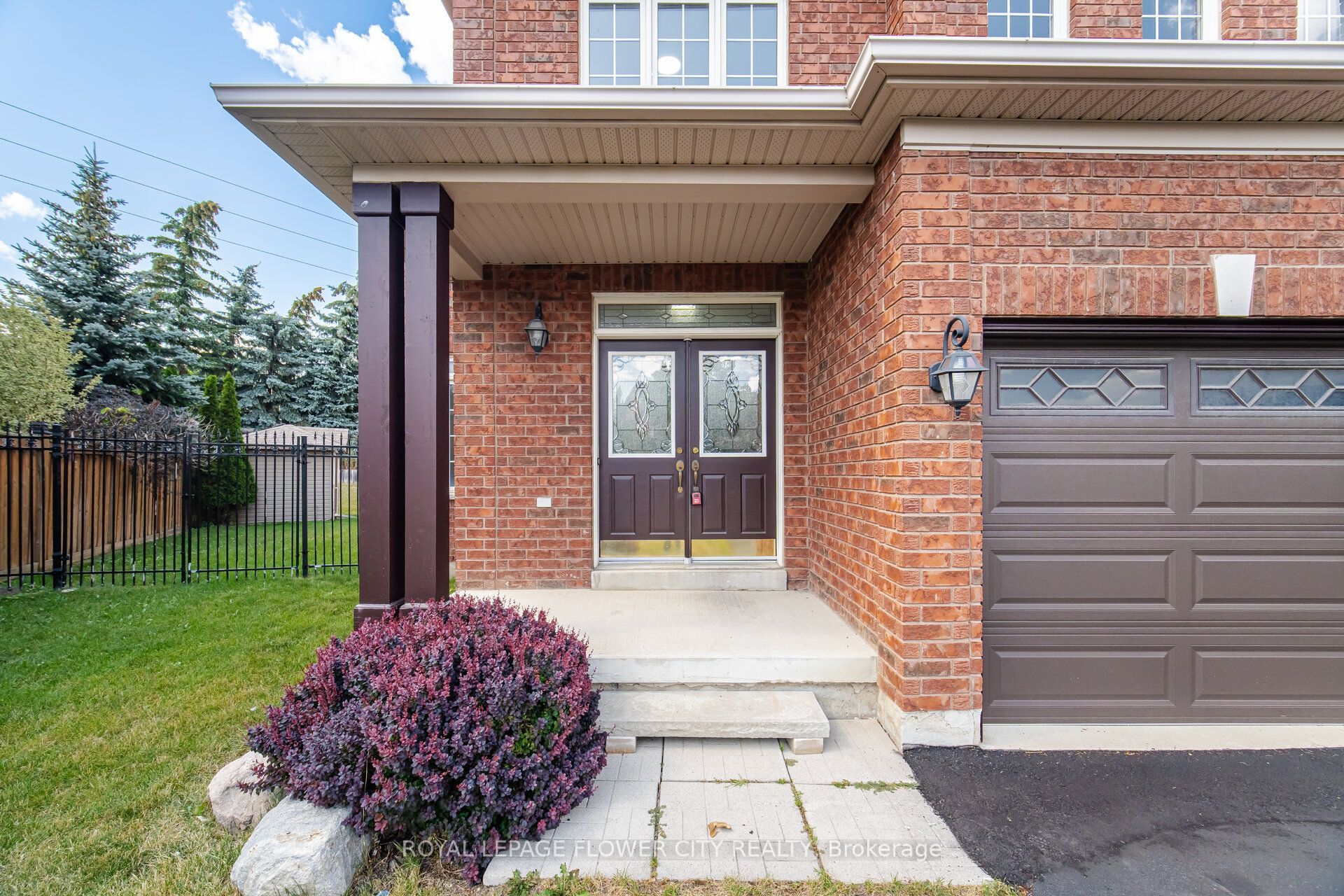 56 Laurentide Crescent Property Photo 7
