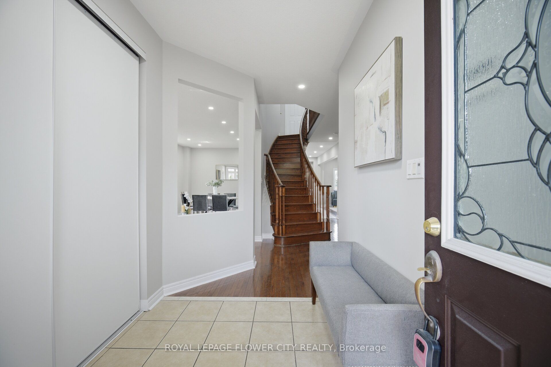 56 Laurentide Crescent Property Photo 9