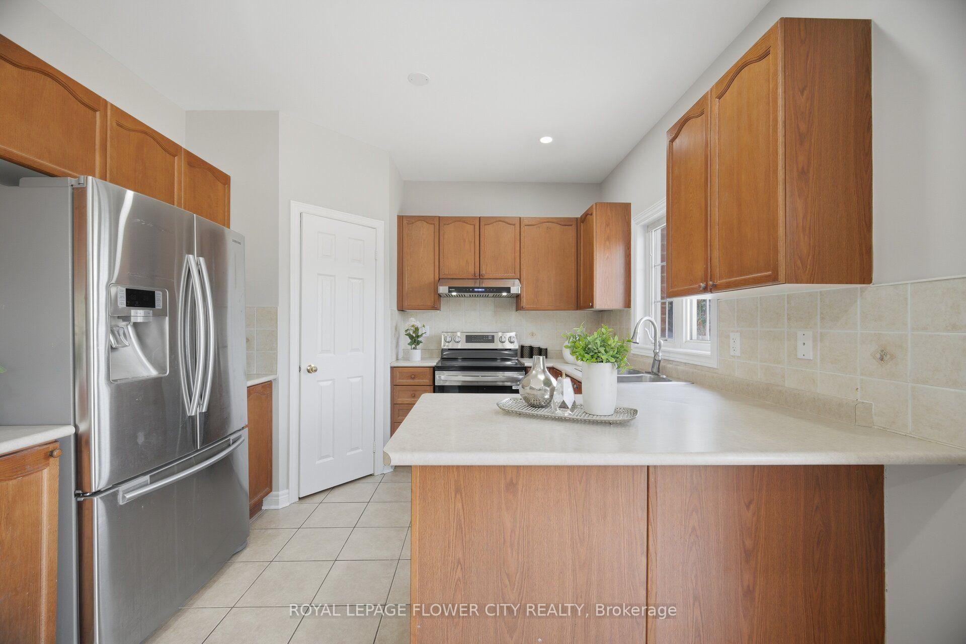 56 Laurentide Crescent Property Photo 14