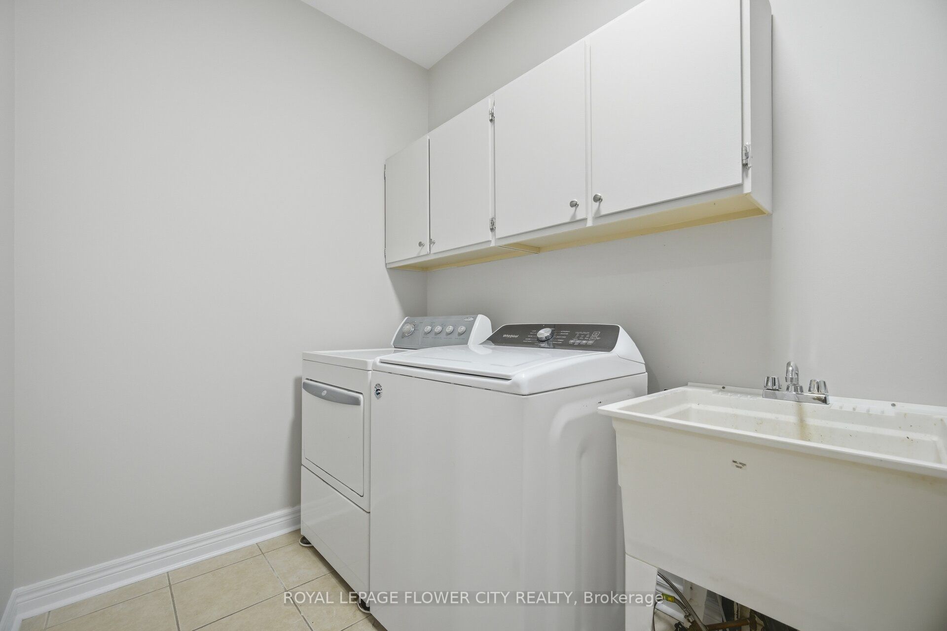 56 Laurentide Crescent Property Photo 23