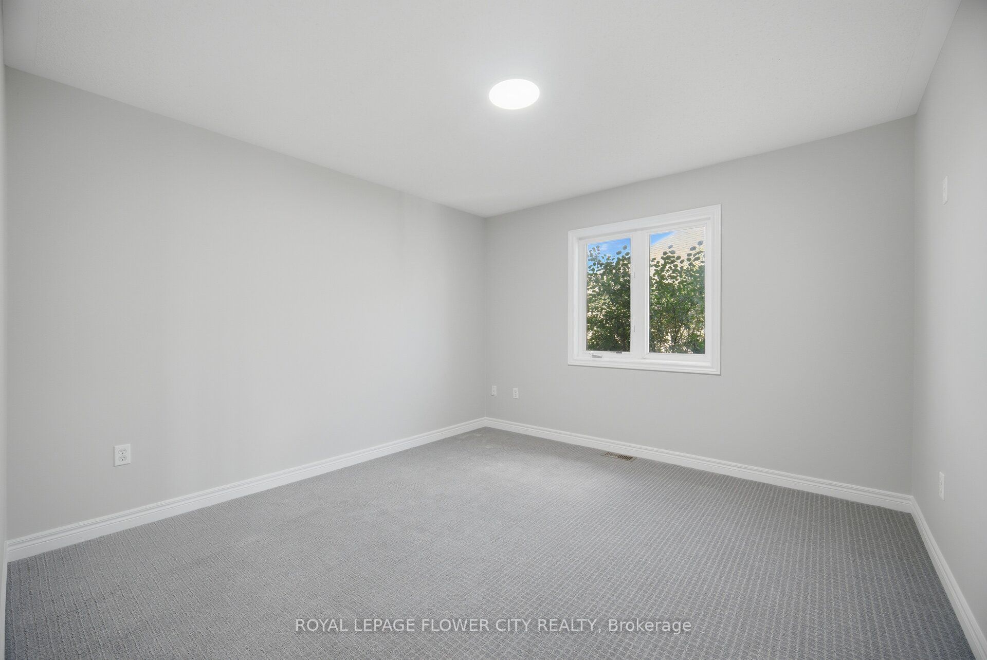 56 Laurentide Crescent Property Photo 32