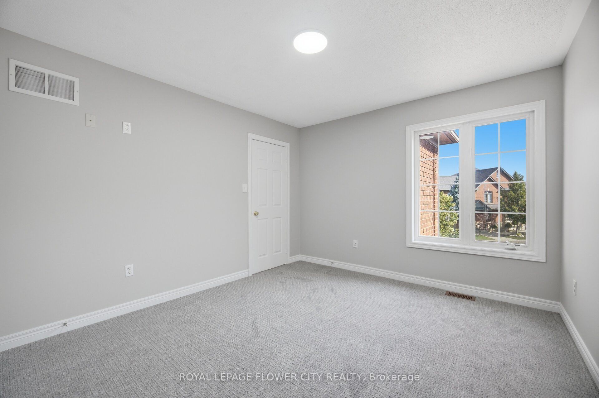 56 Laurentide Crescent Property Photo 34