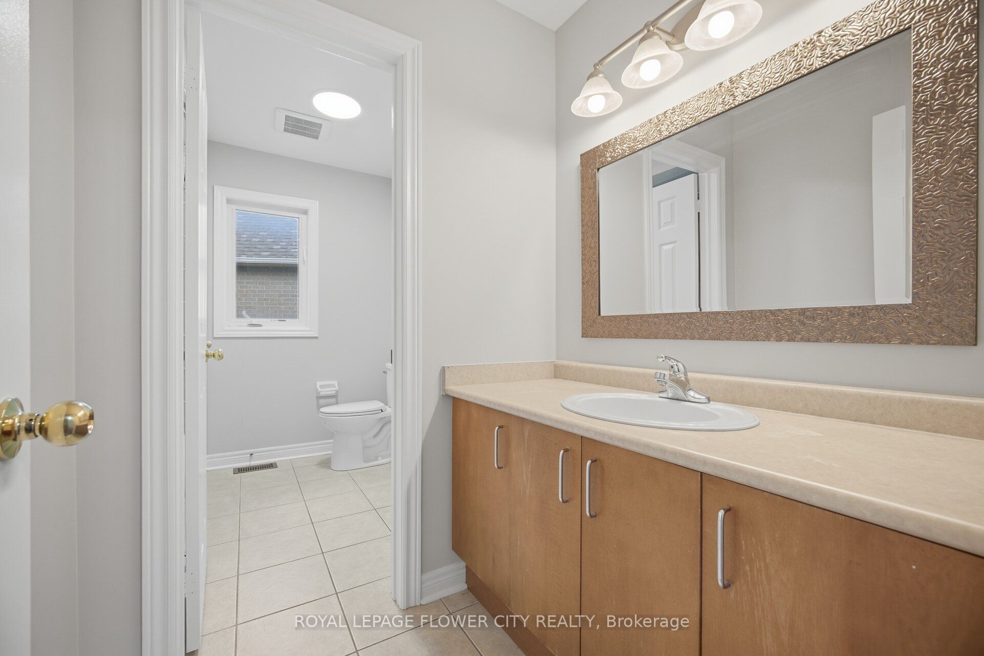 56 Laurentide Crescent Property Photo 35