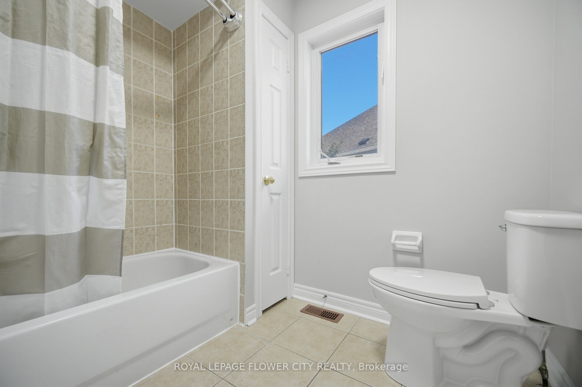 56 Laurentide Crescent Property Photo 36