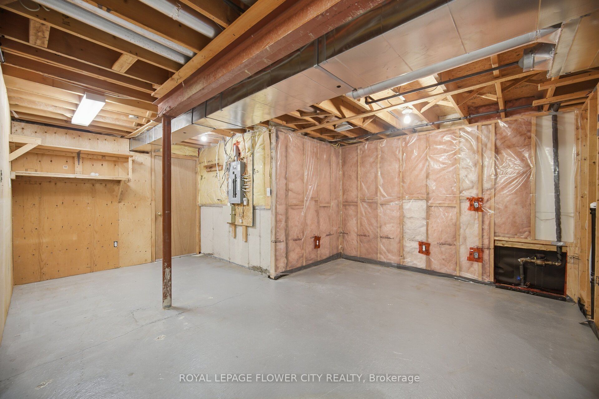 56 Laurentide Crescent Property Photo 39