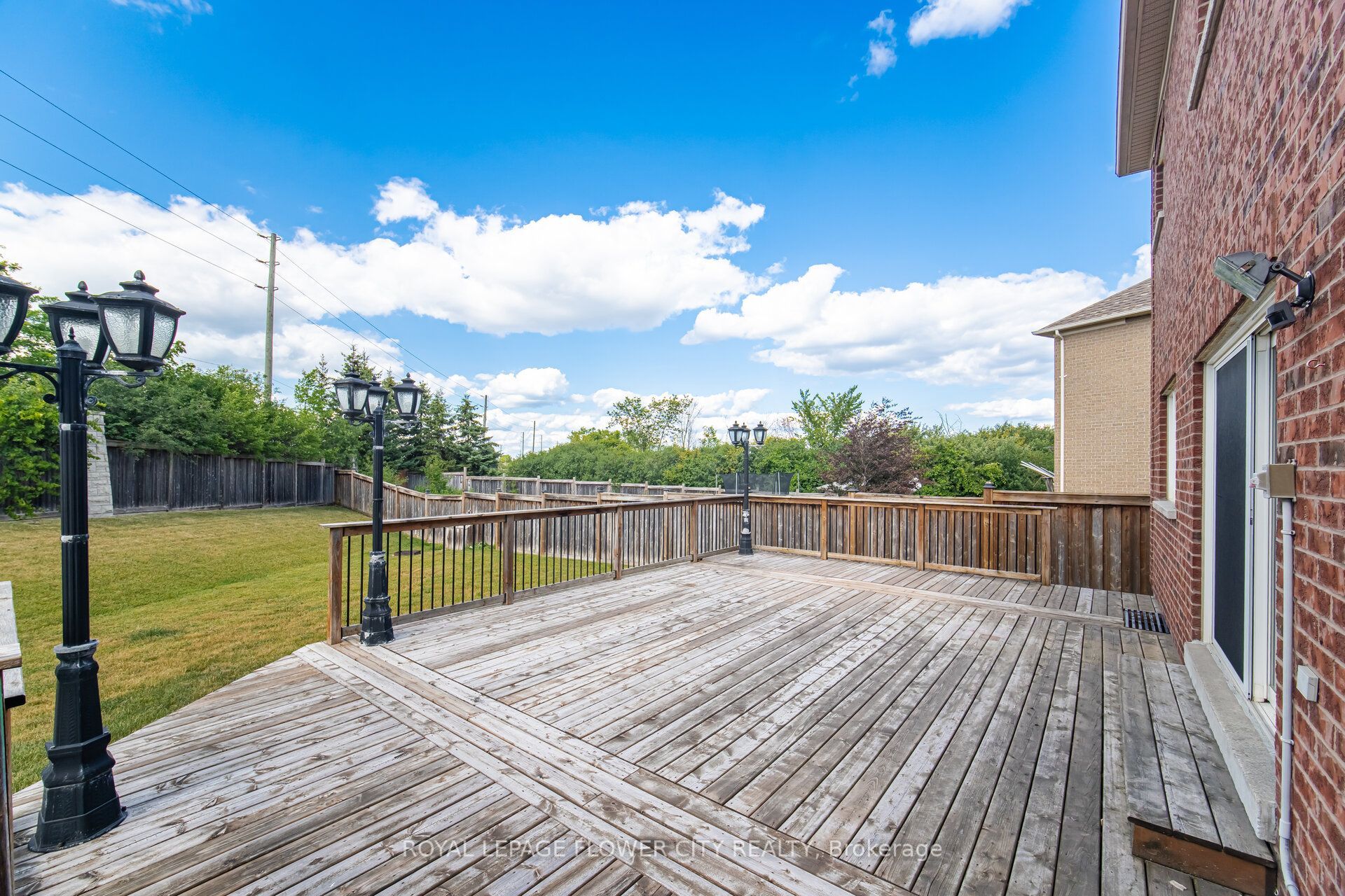 56 Laurentide Crescent Property Photo 42