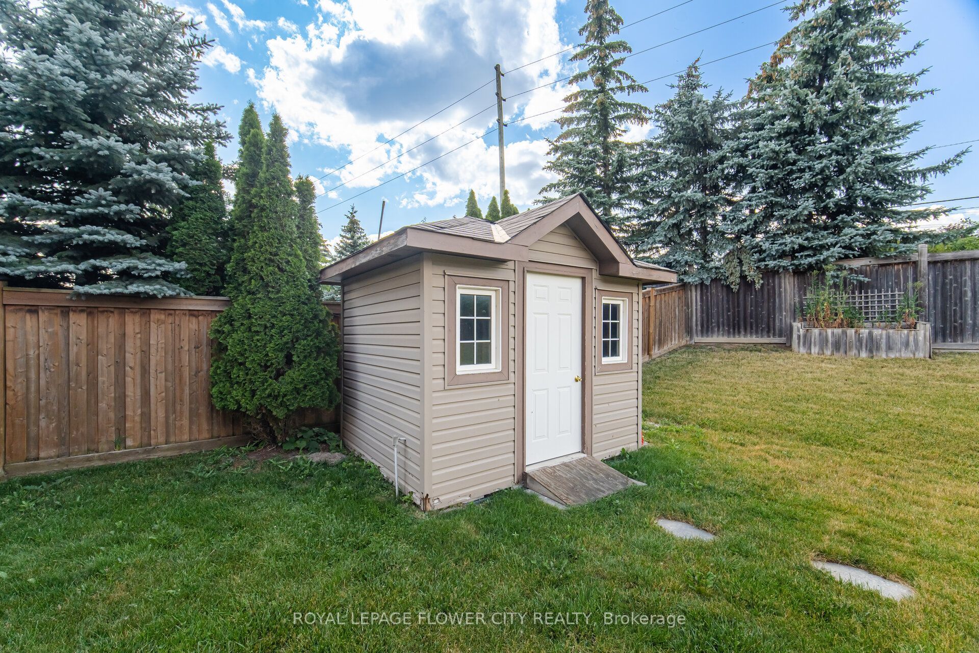 56 Laurentide Crescent Property Photo 46