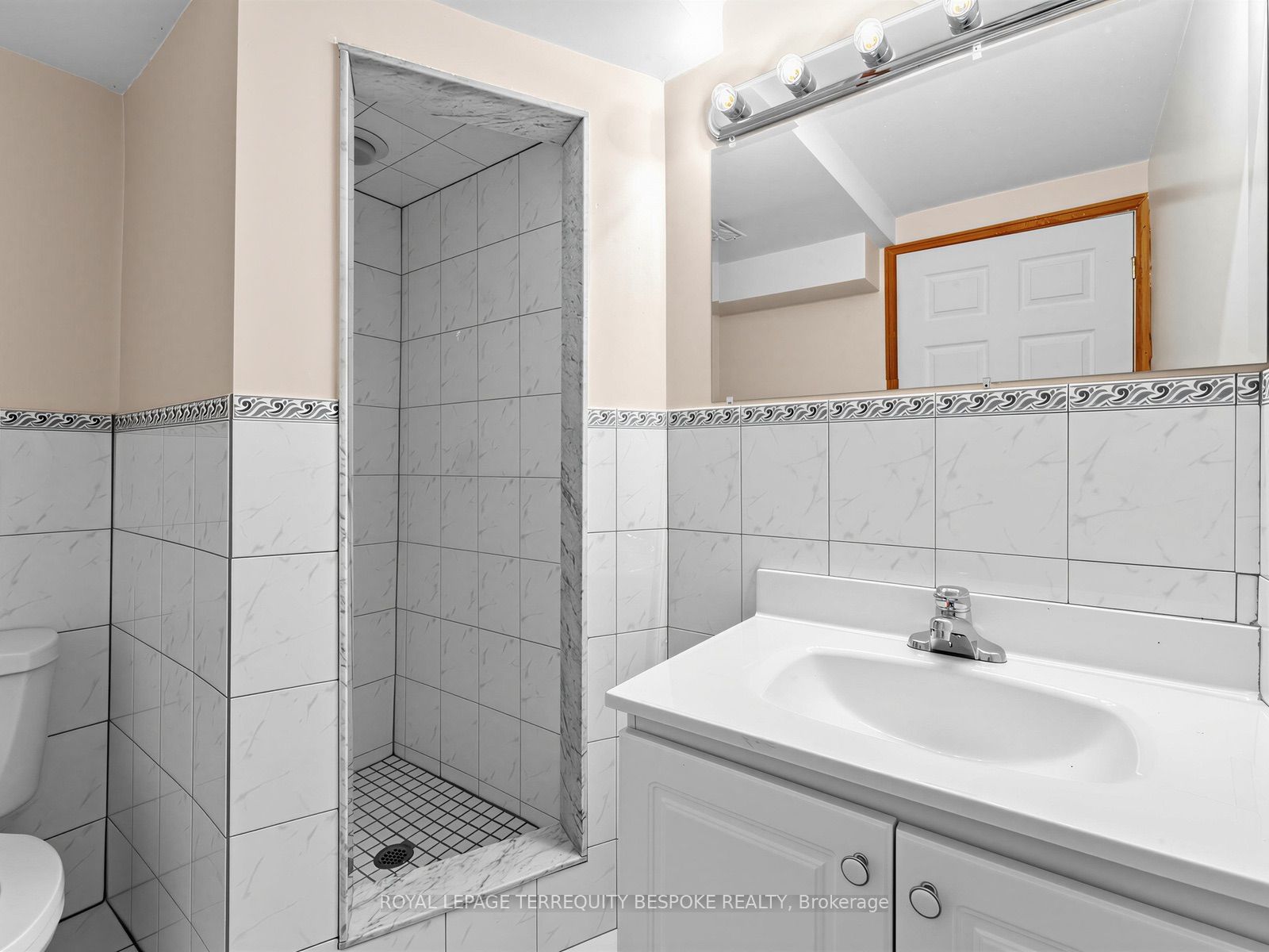 10 Leparc Road Property Photo 32