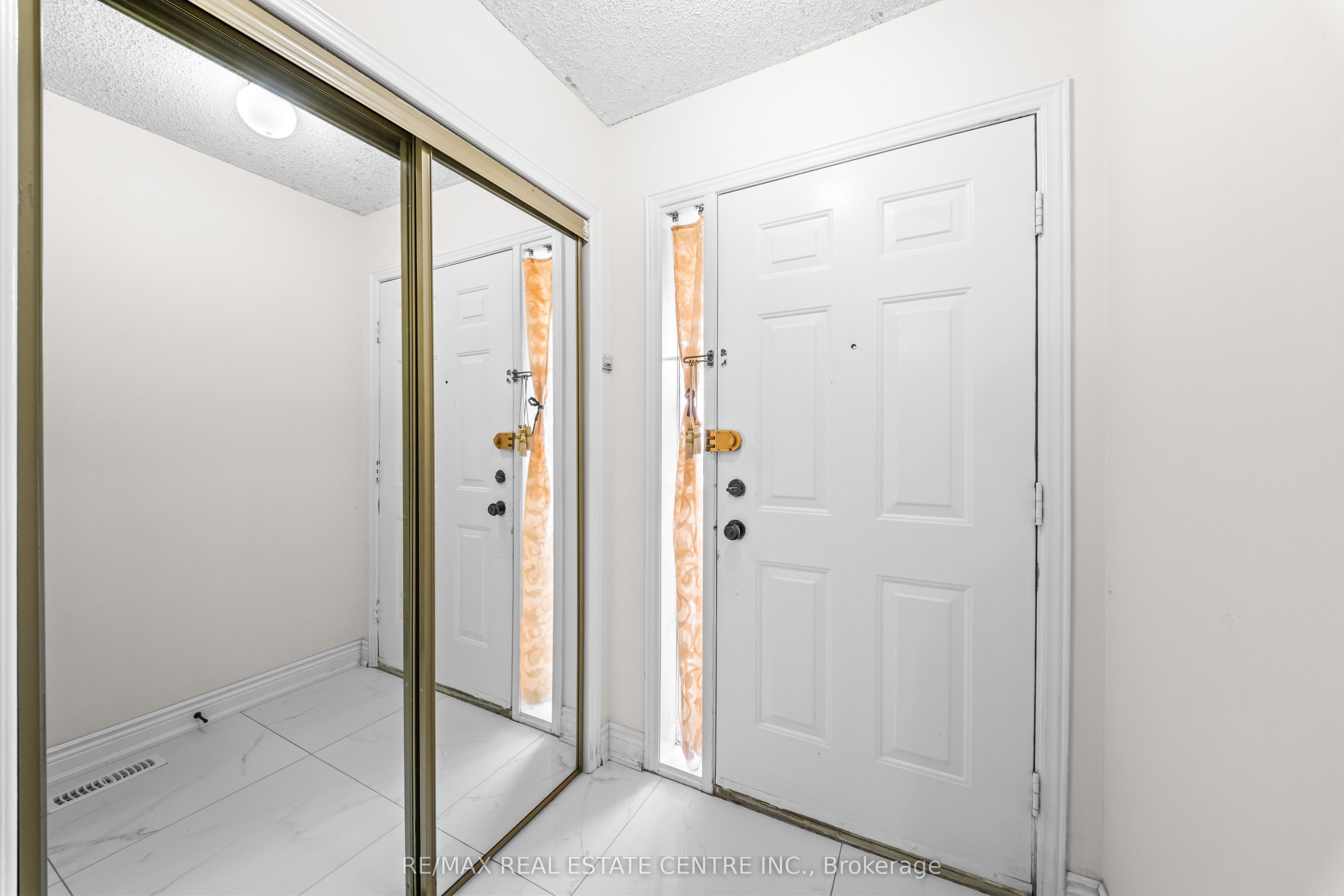 93 Ural Circle Property Photo 3