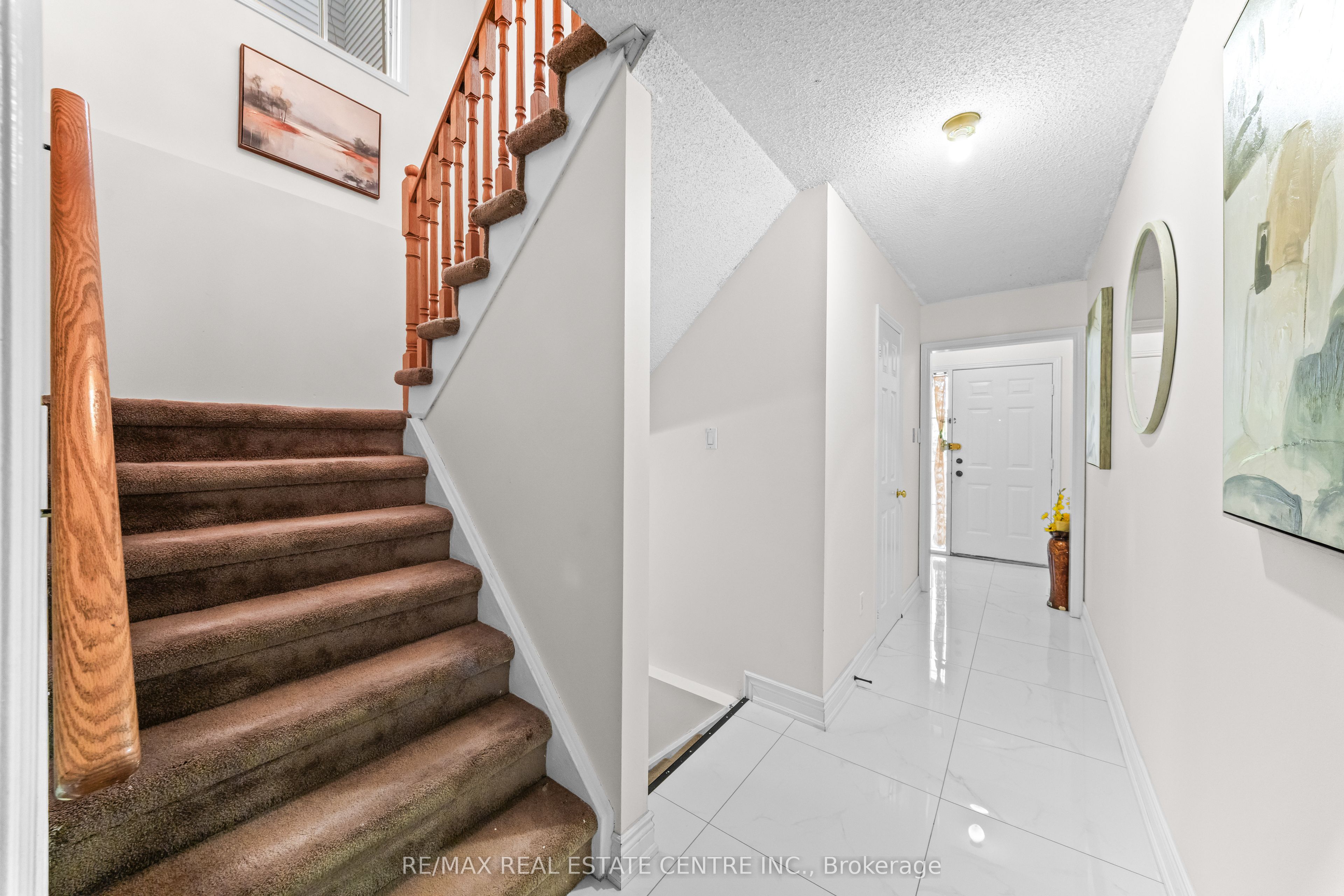93 Ural Circle Property Photo 5