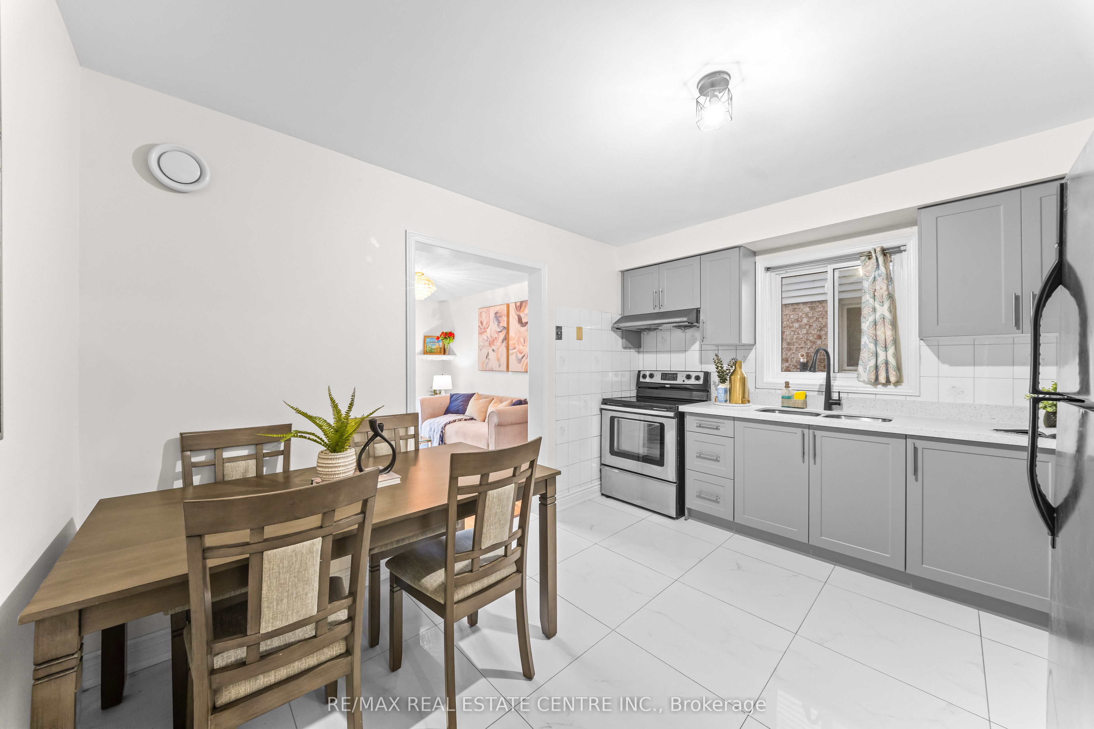 93 Ural Circle Property Photo 6