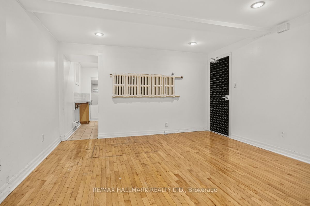 483 Parkside Drive Lower Property Photo 6
