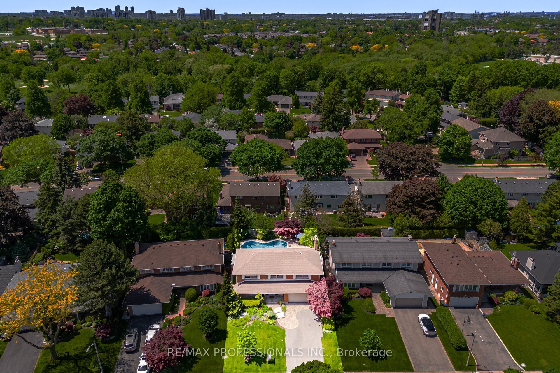 16 Cherry Post Crescent Property Photo 3