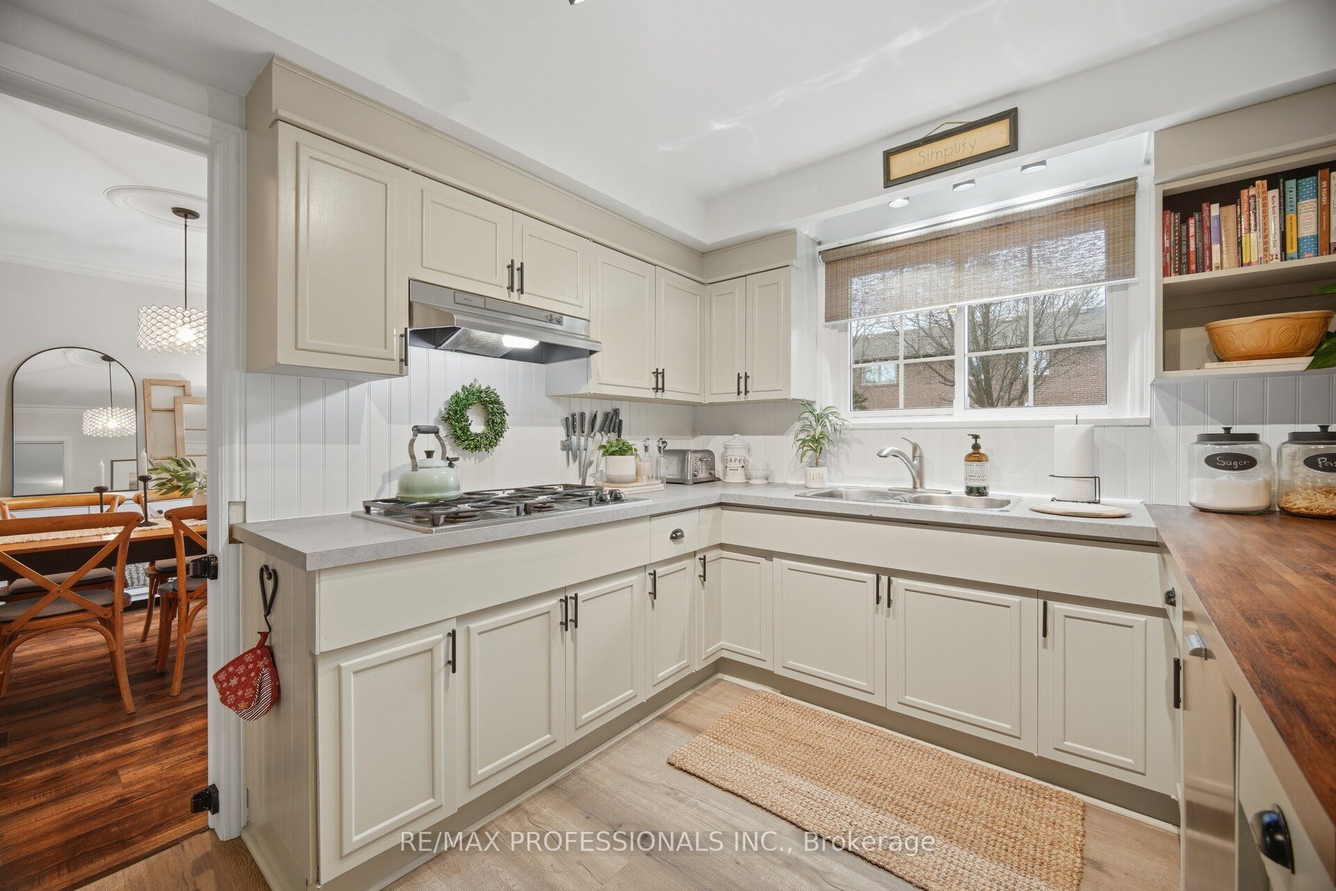 16 Cherry Post Crescent Property Photo 16