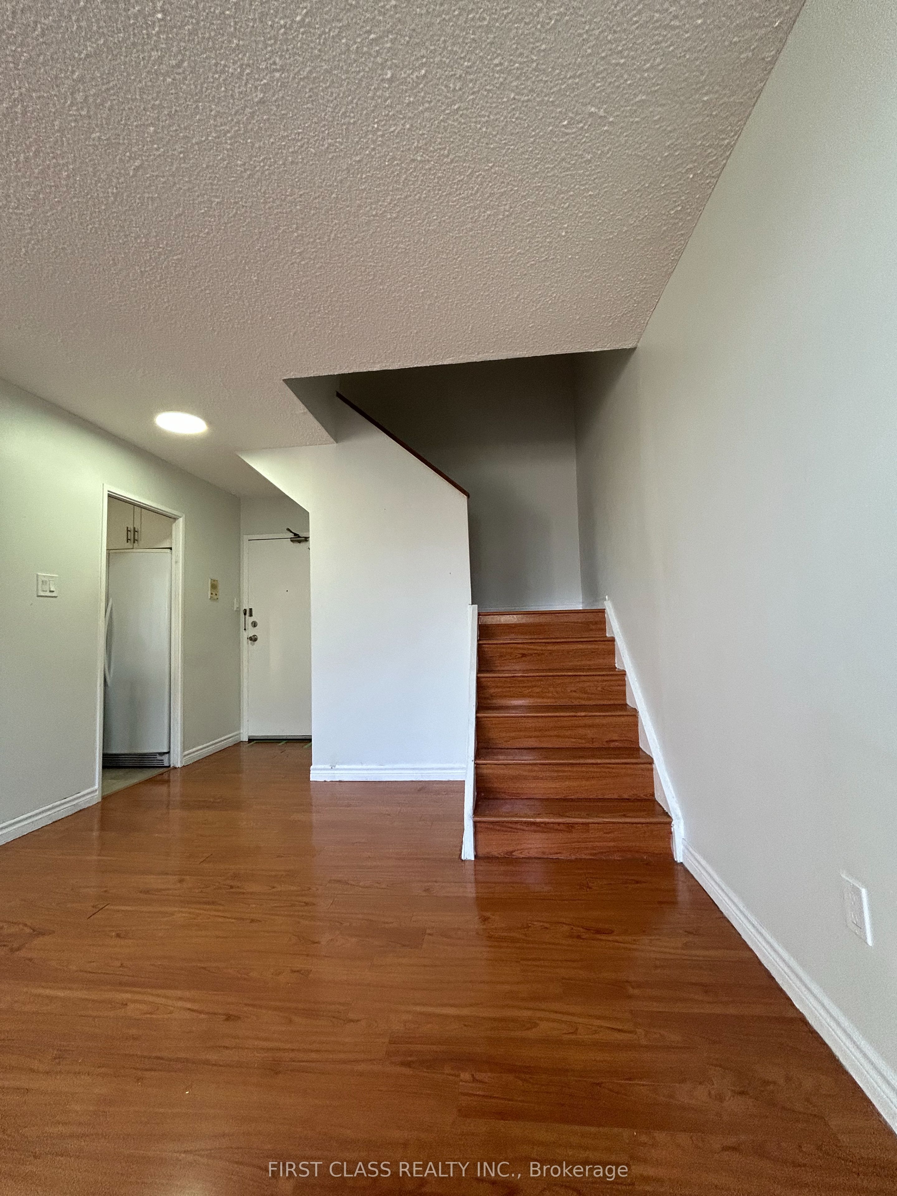 2121 Roche Court 106 Property Photo 6