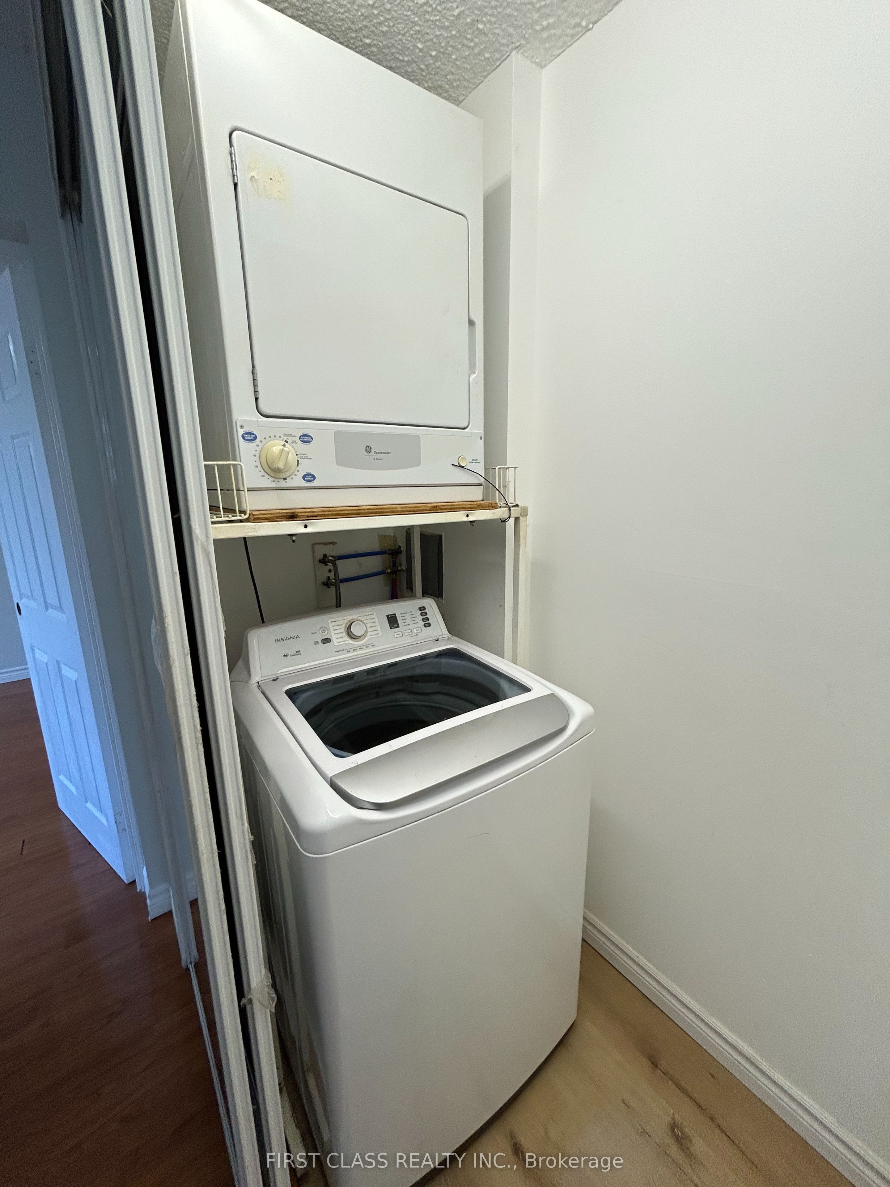 2121 Roche Court 106 Property Photo 15