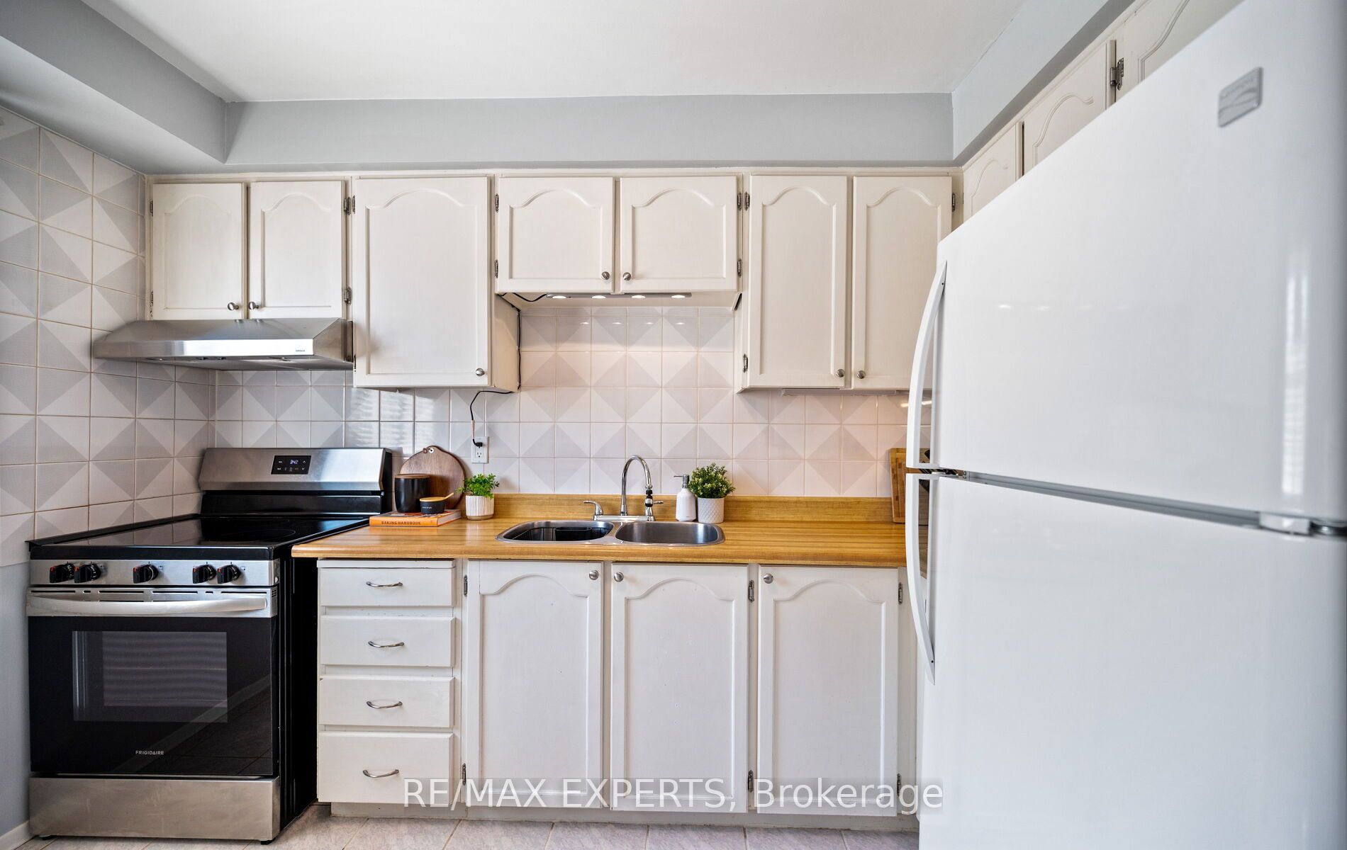 161 Moregate Crescent 15 Property Photo 15