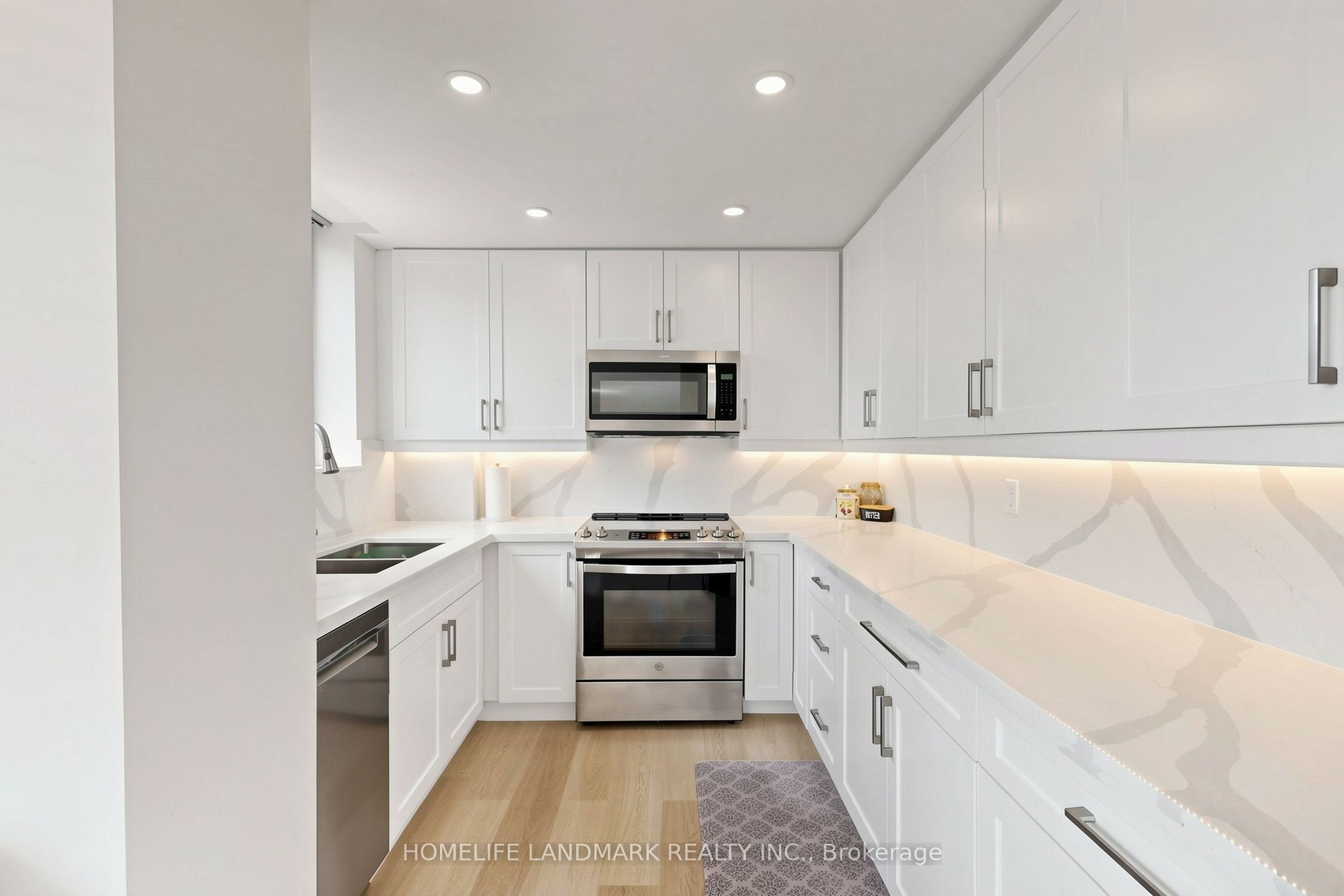 1230 Marlborough Court 403 Property Photo 10