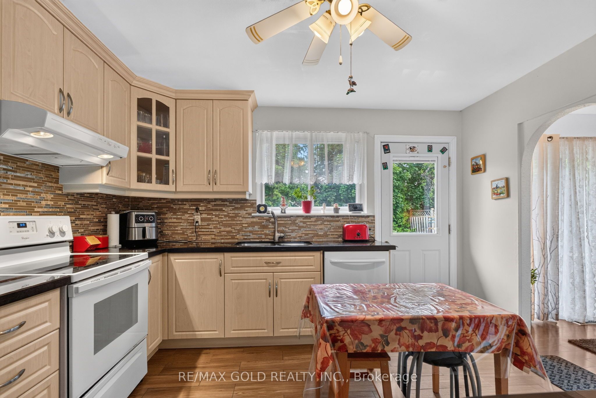 129 Folkstone Crescent Property Photo 14