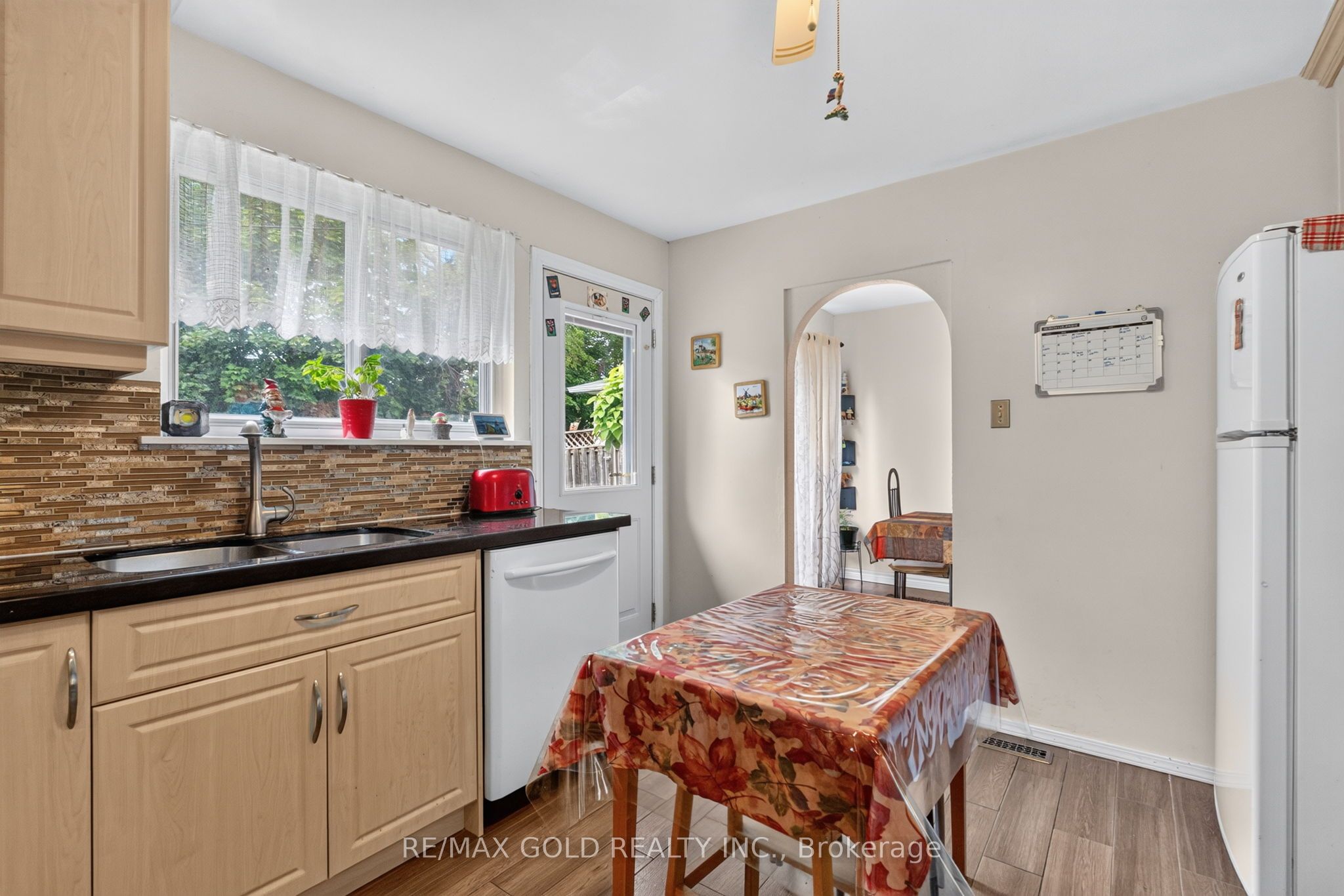 129 Folkstone Crescent Property Photo 15