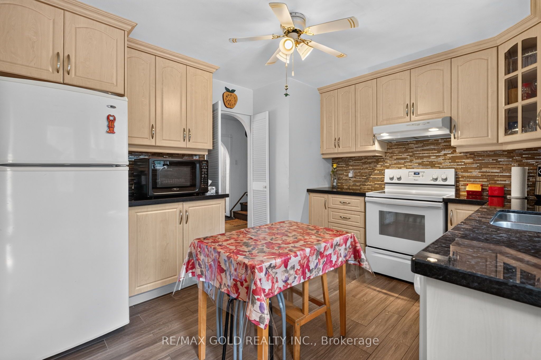 129 Folkstone Crescent Property Photo 16