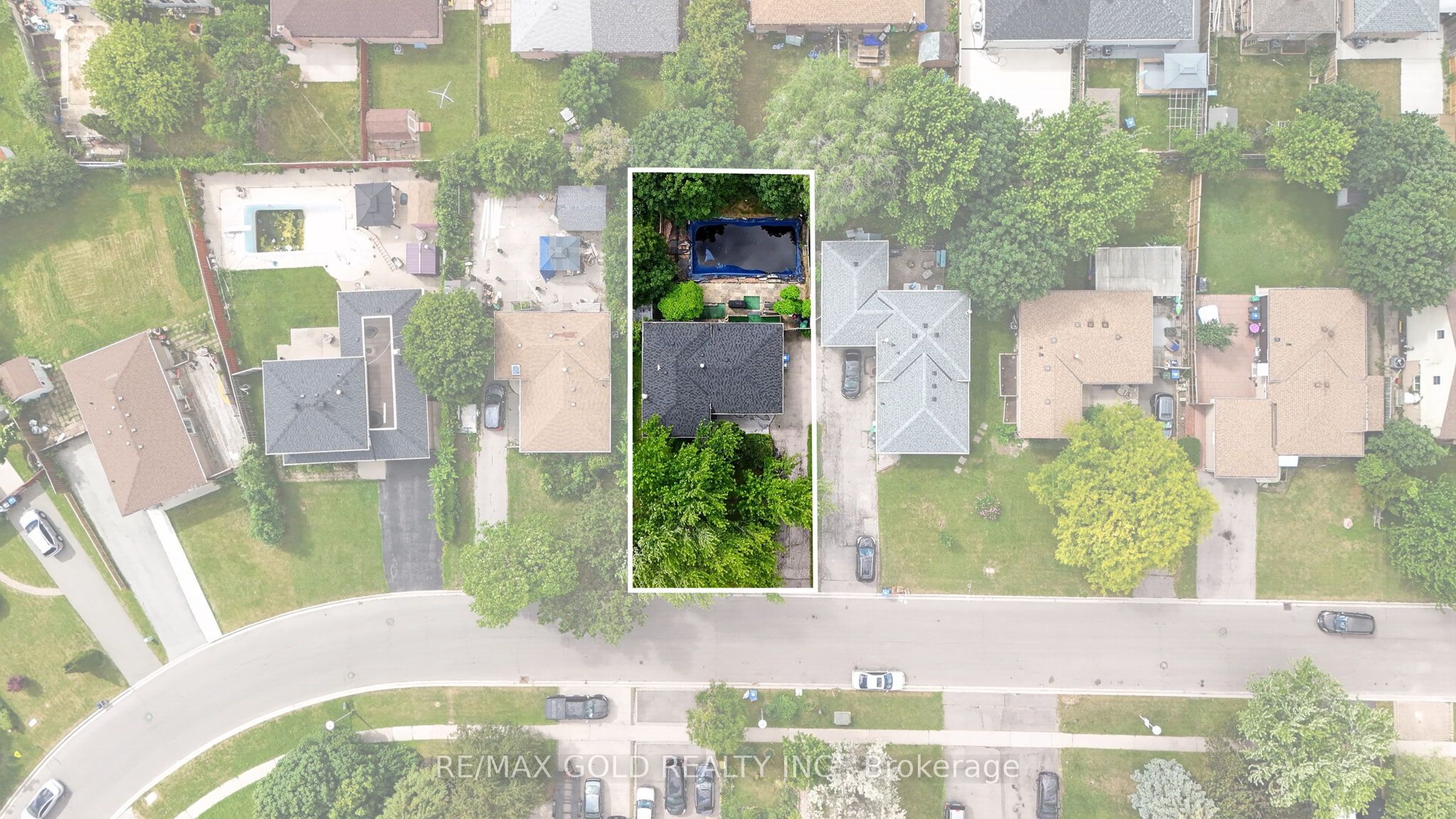 129 Folkstone Crescent Property Photo 42