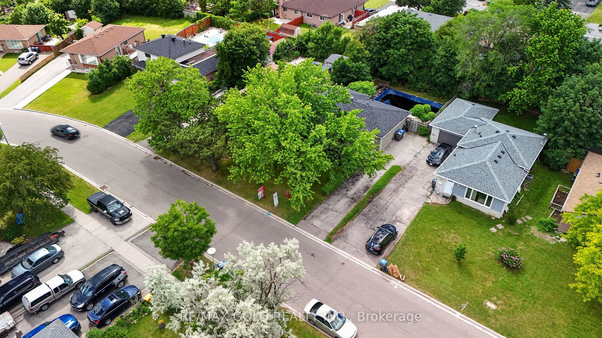 129 Folkstone Crescent Property Photo 45